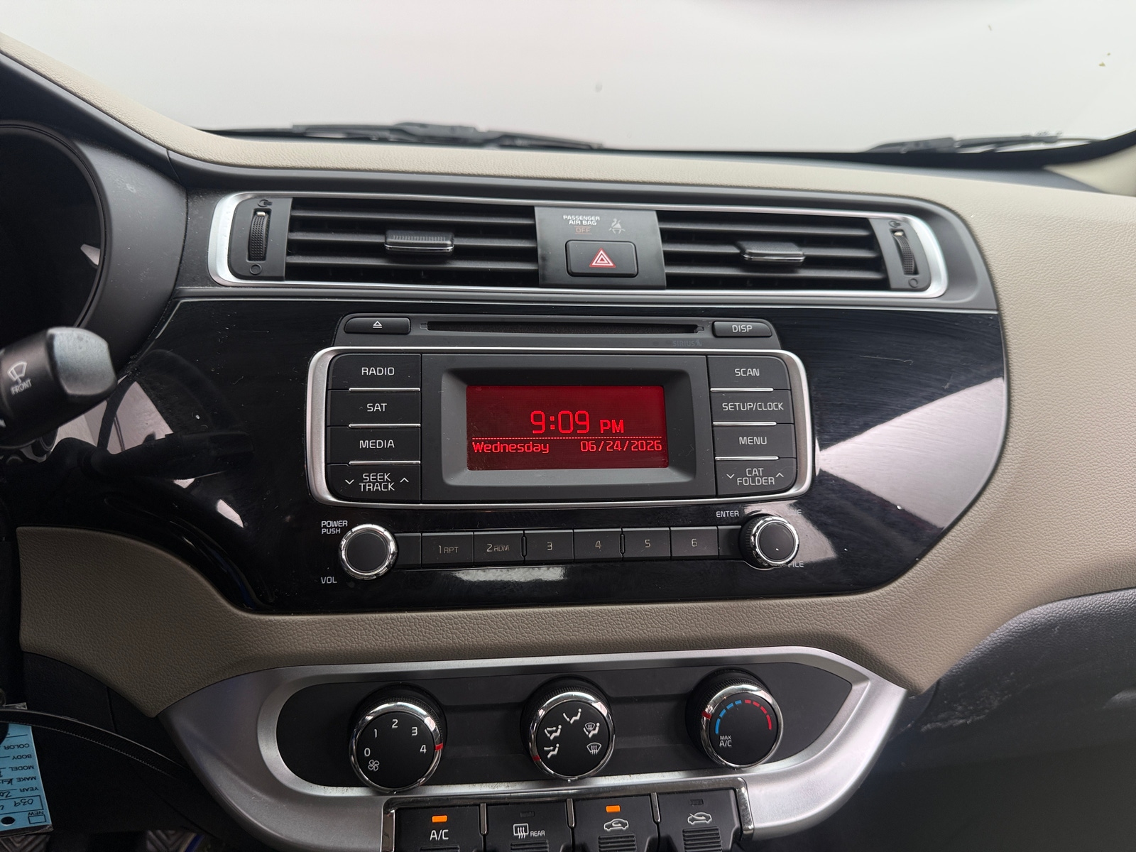 Thumbnail: 2017 Kia Rio - 4
