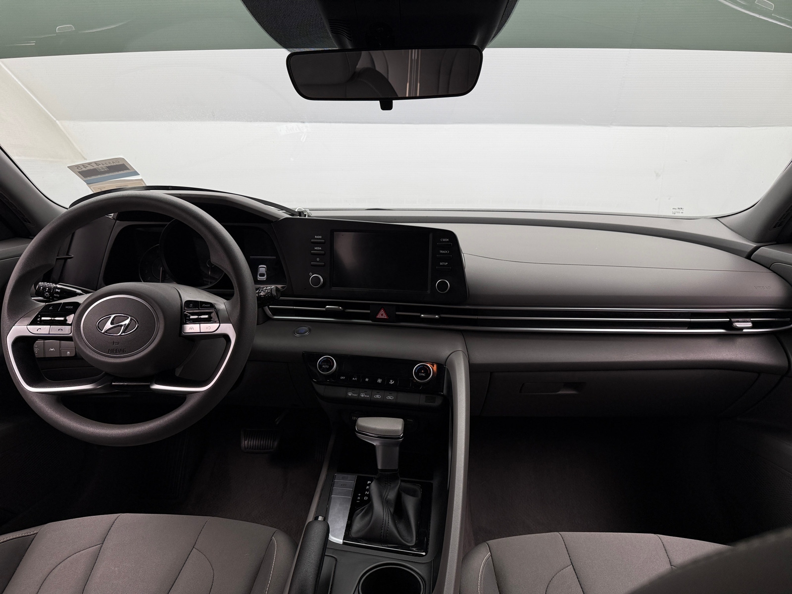 Thumbnail: 2023 Hyundai Elantra - 3