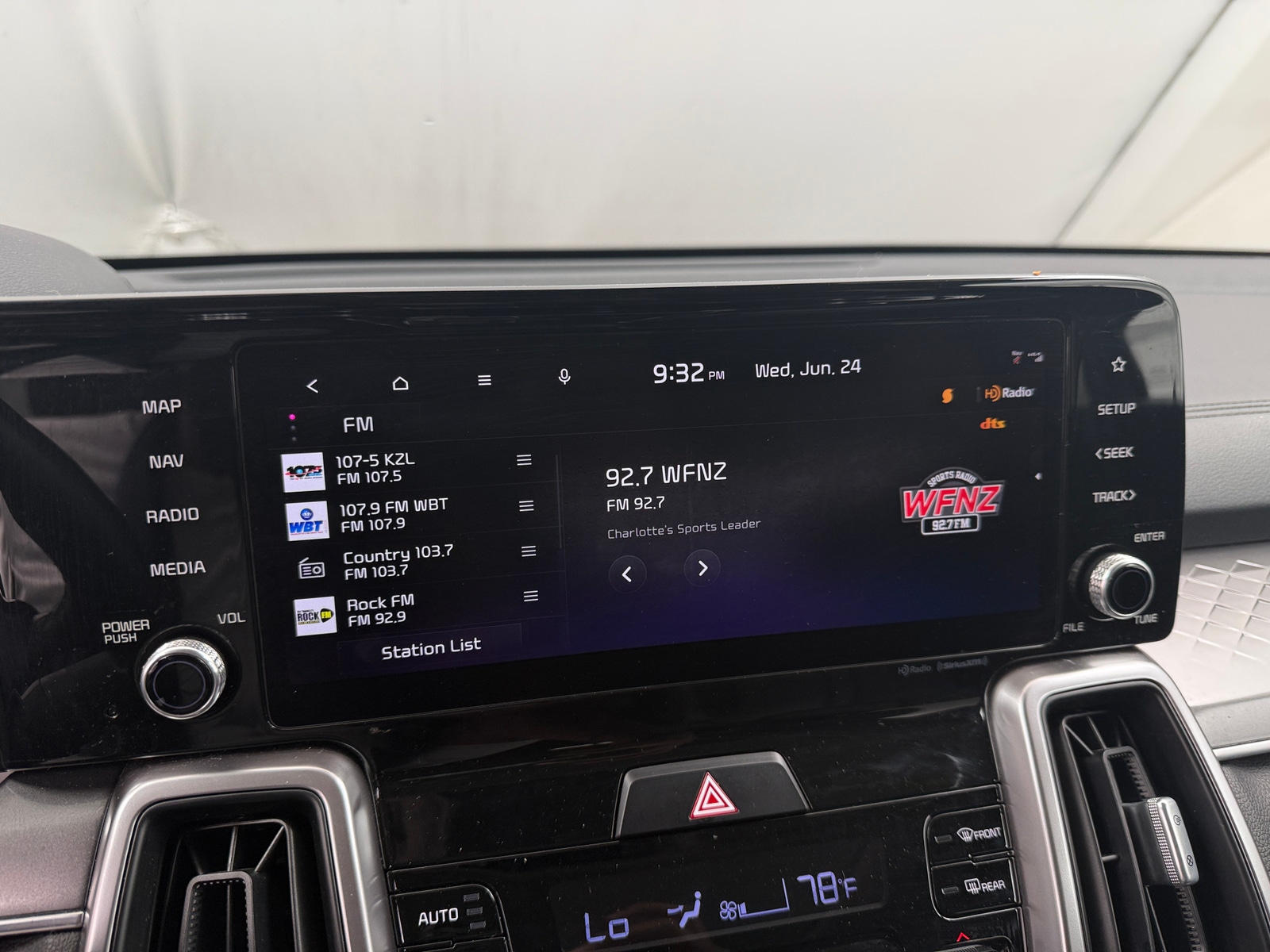 Thumbnail: 2023 Kia Sorento - 3