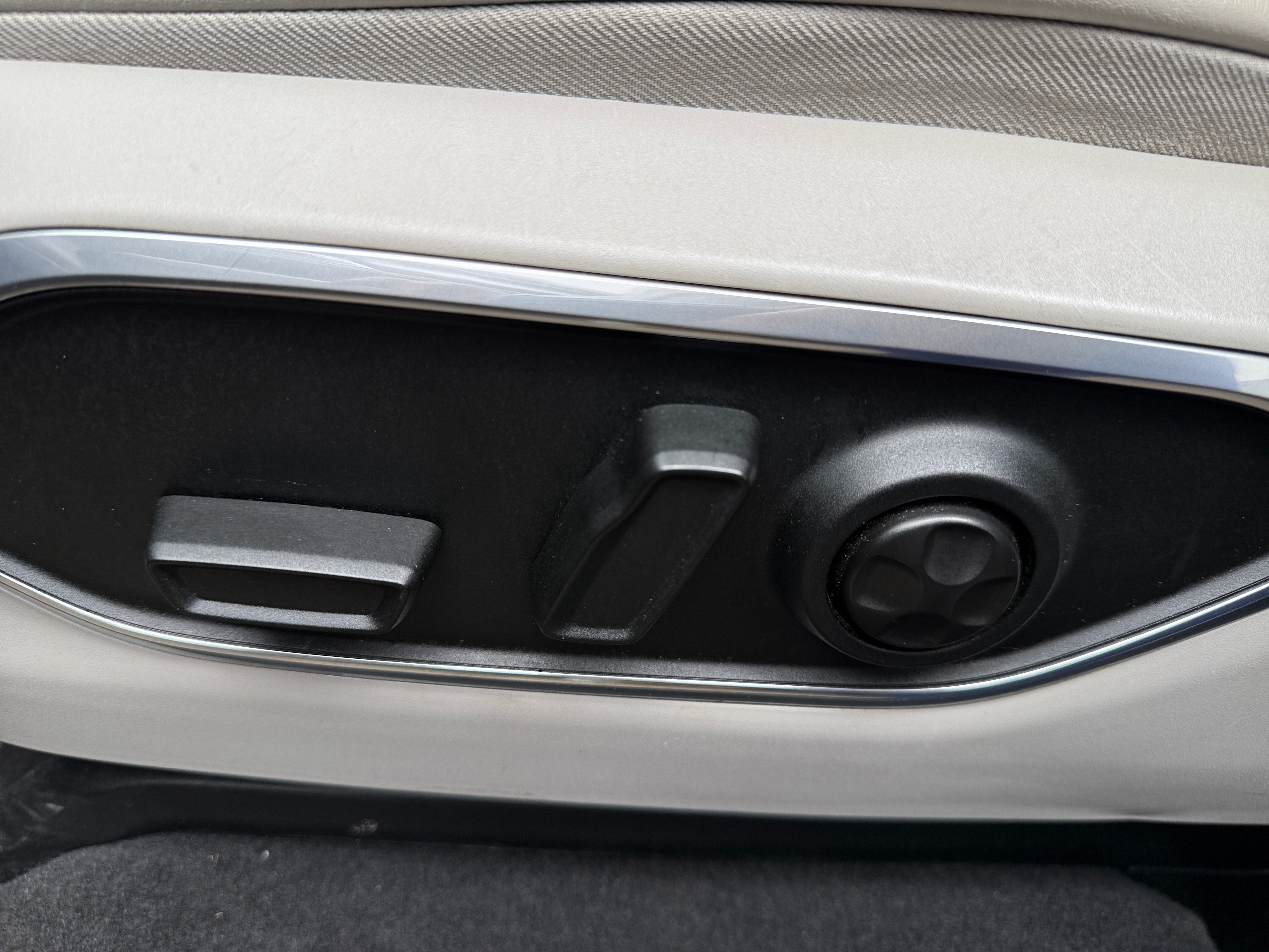 2024 Jeep Wagoneer L Series II - Photo 3