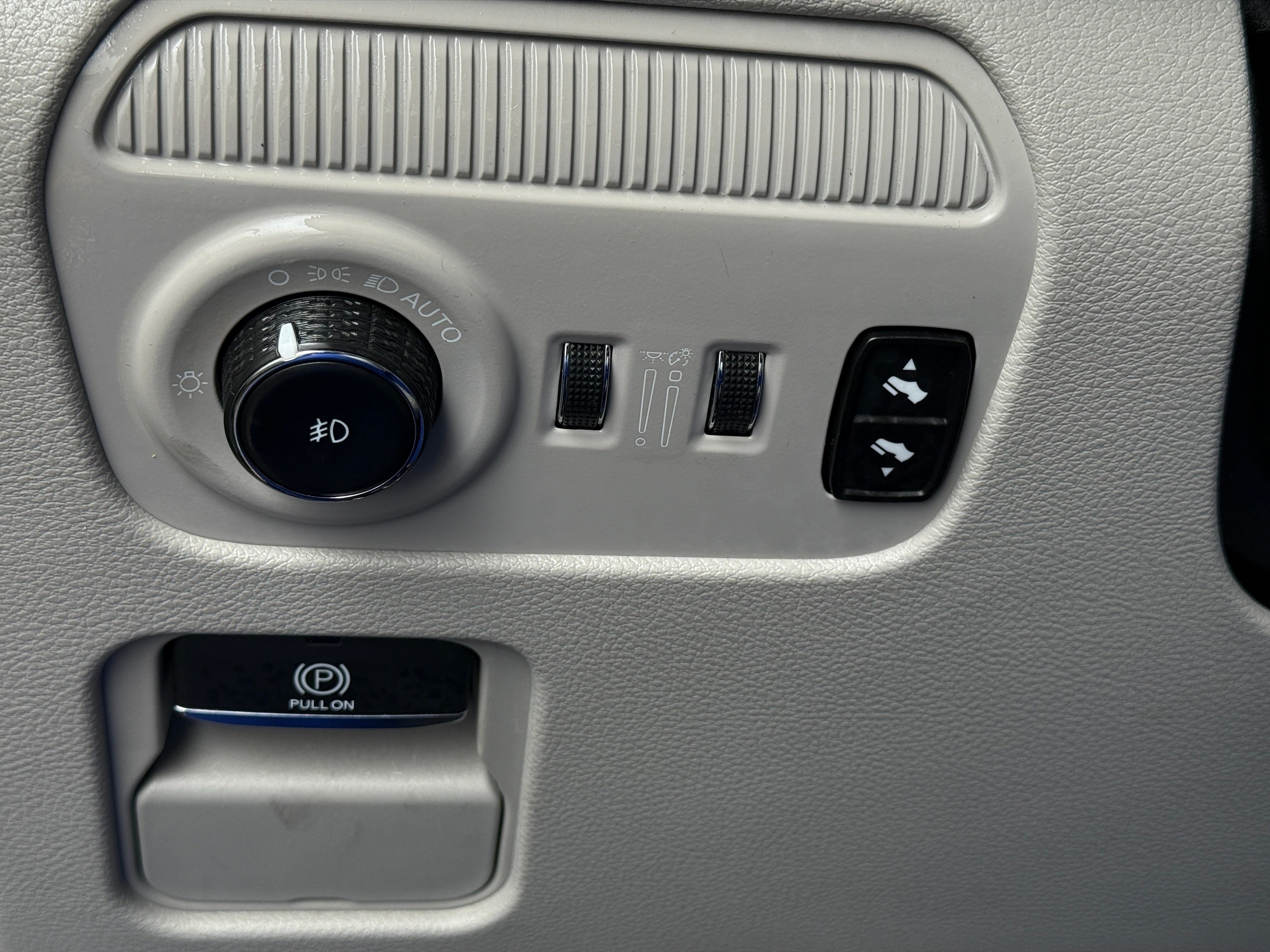 2024 Jeep Wagoneer L Series II - Photo 4