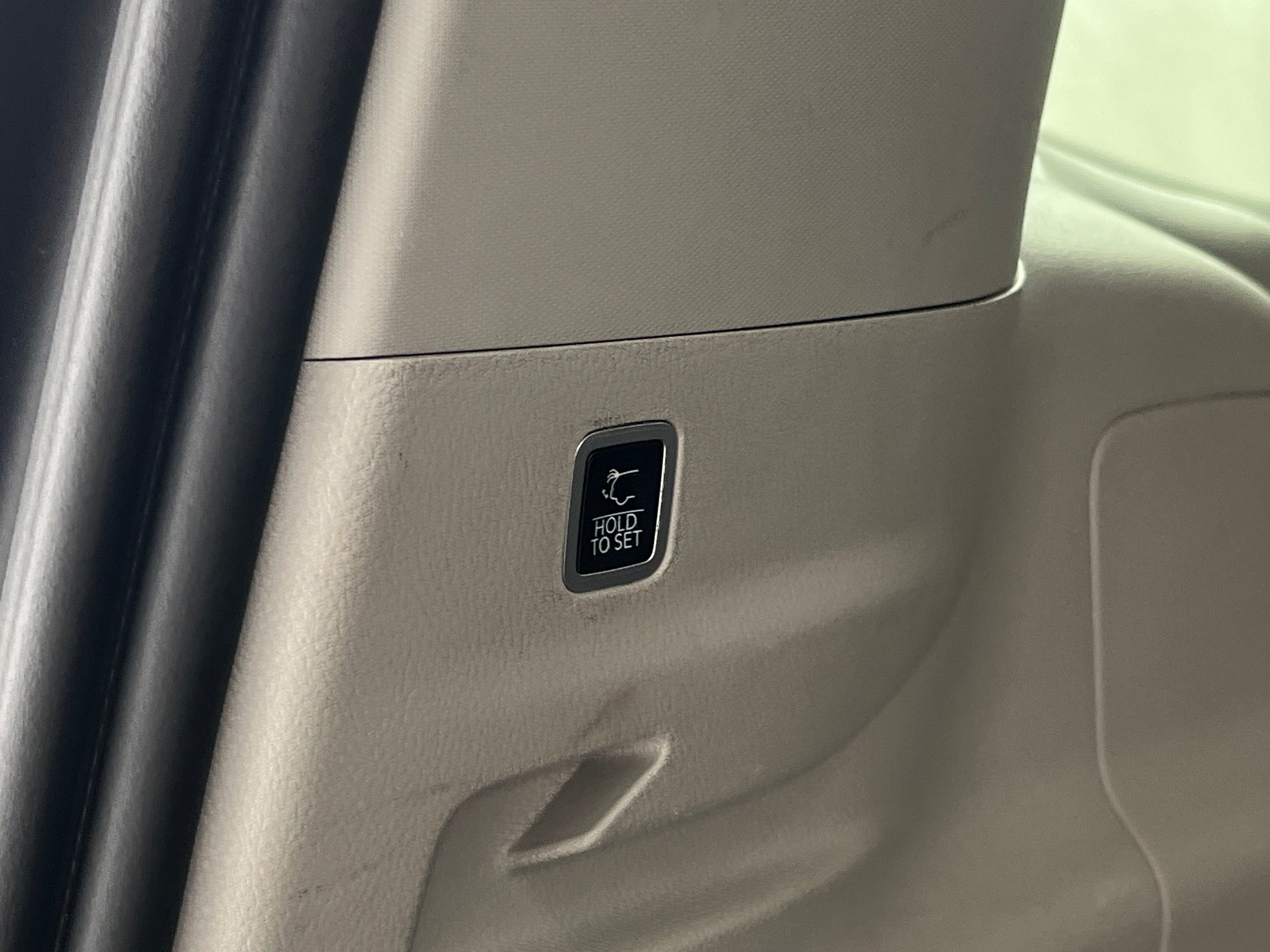 2024 Jeep Wagoneer L Series II - Photo 17