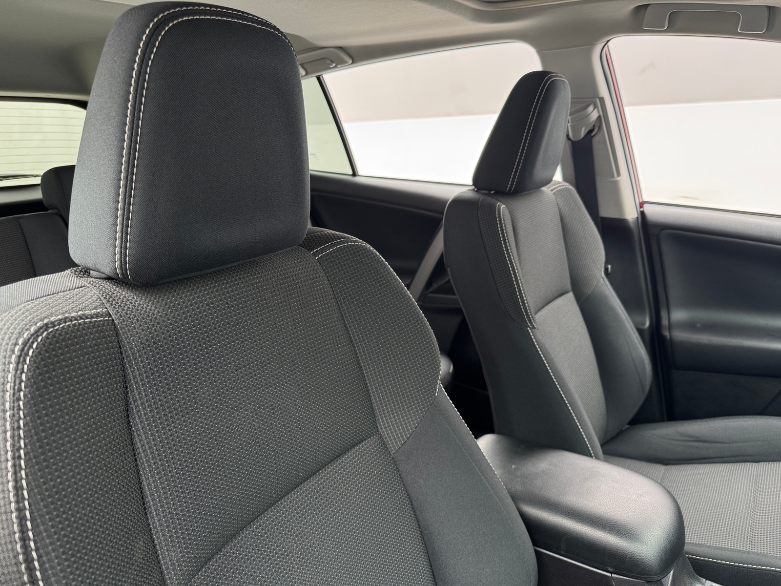 Thumbnail: 2018 Toyota RAV4 - 2