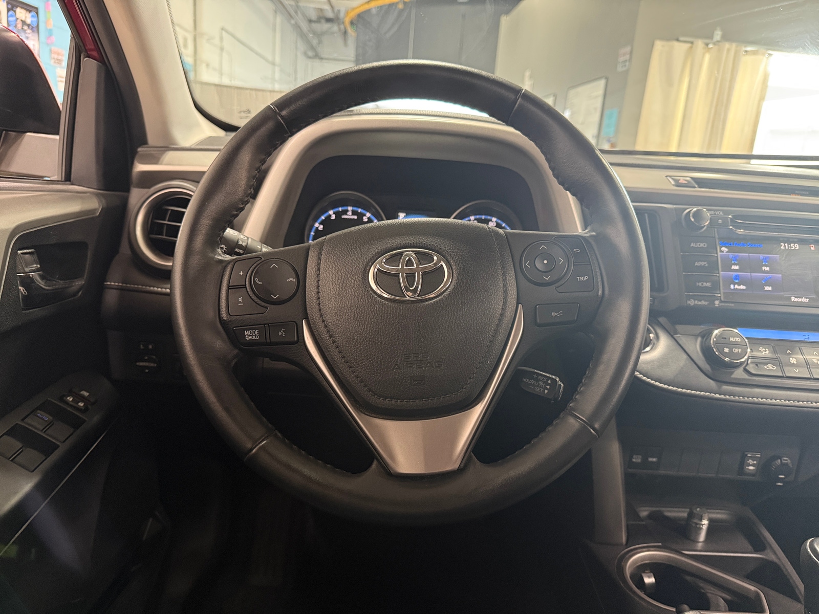Thumbnail: 2018 Toyota RAV4 - 5