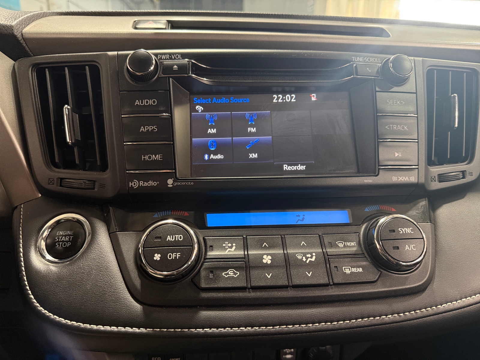 Thumbnail: 2018 Toyota RAV4 - 4