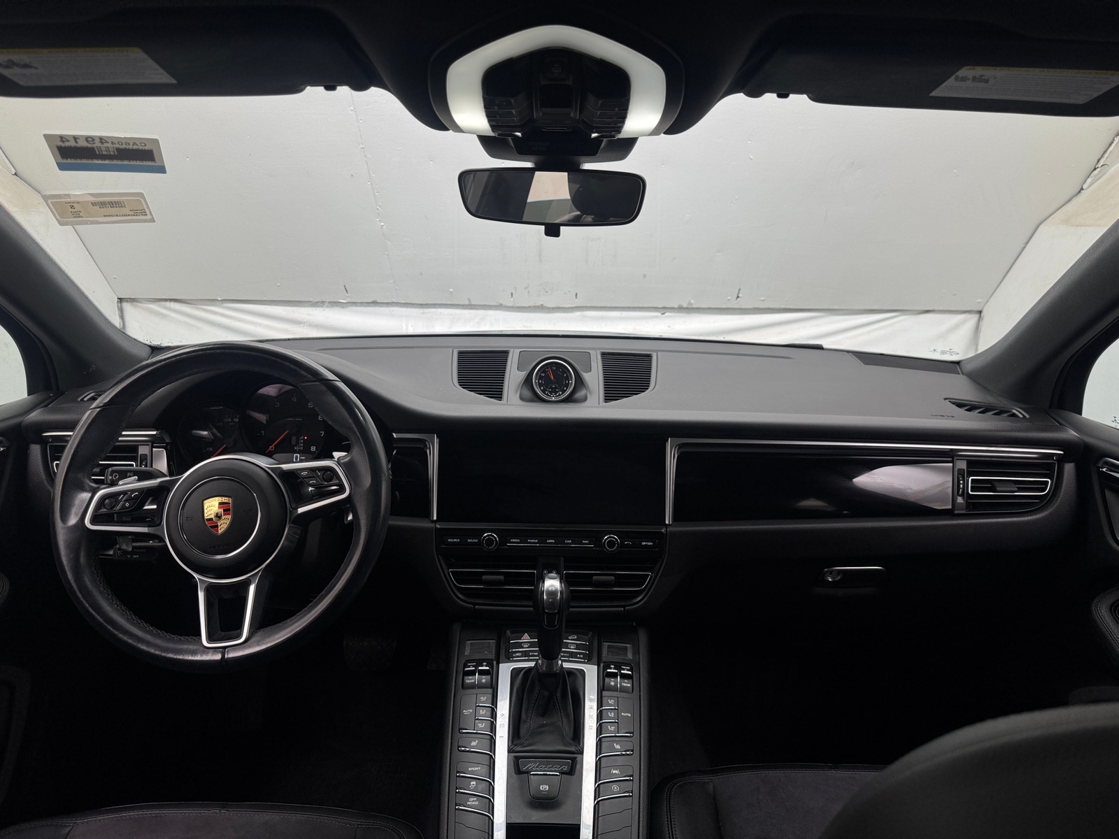 Thumbnail: 2020 Porsche Macan - 2