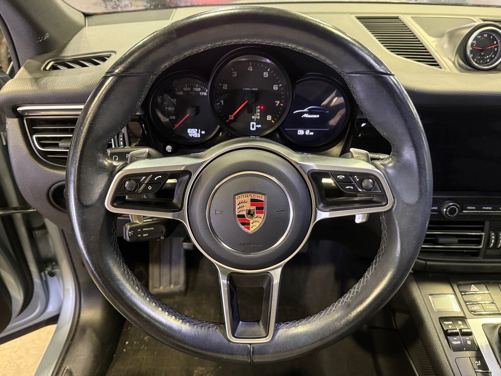 Thumbnail: 2020 Porsche Macan - 4