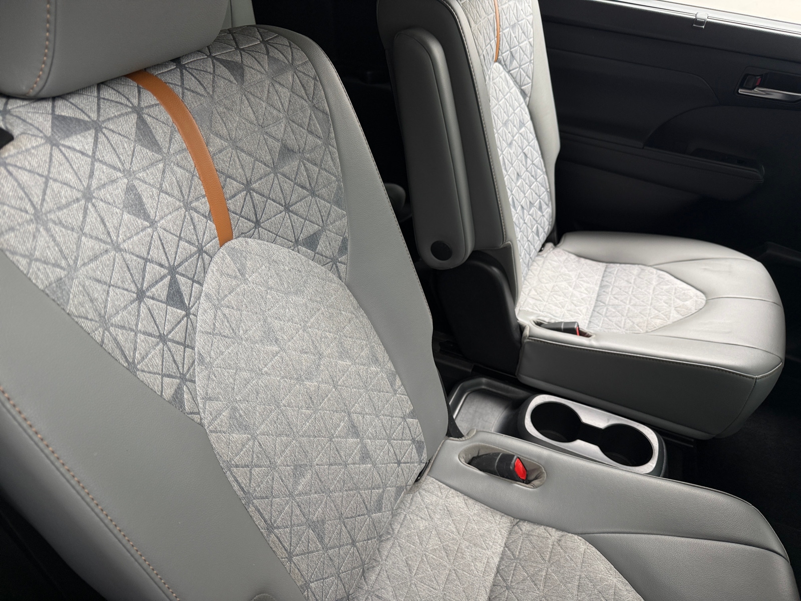 Thumbnail: 2022 Toyota Highlander - 5