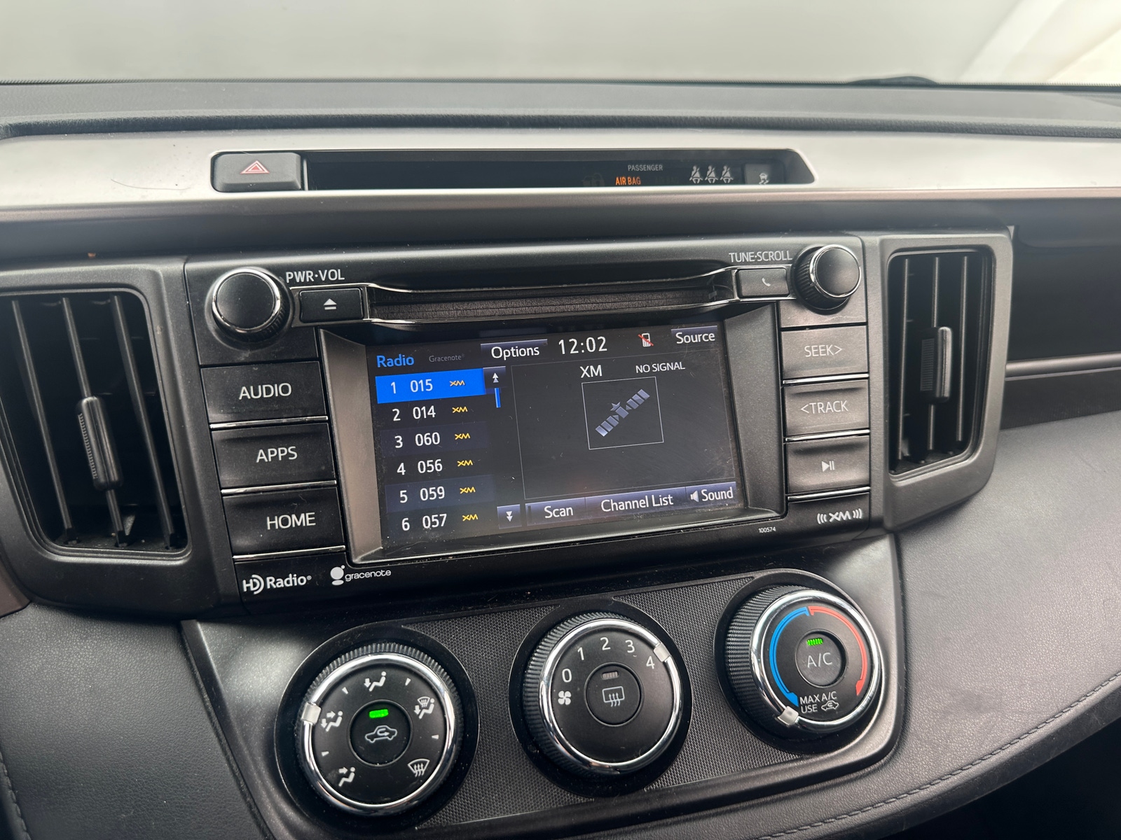 Thumbnail: 2017 Toyota RAV4 - 4