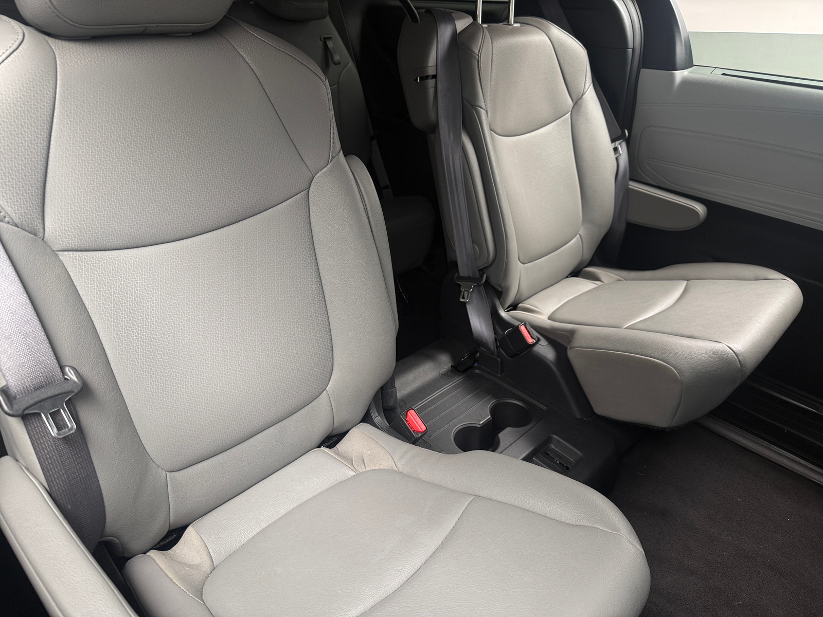Thumbnail: 2025 Toyota Sienna - 5