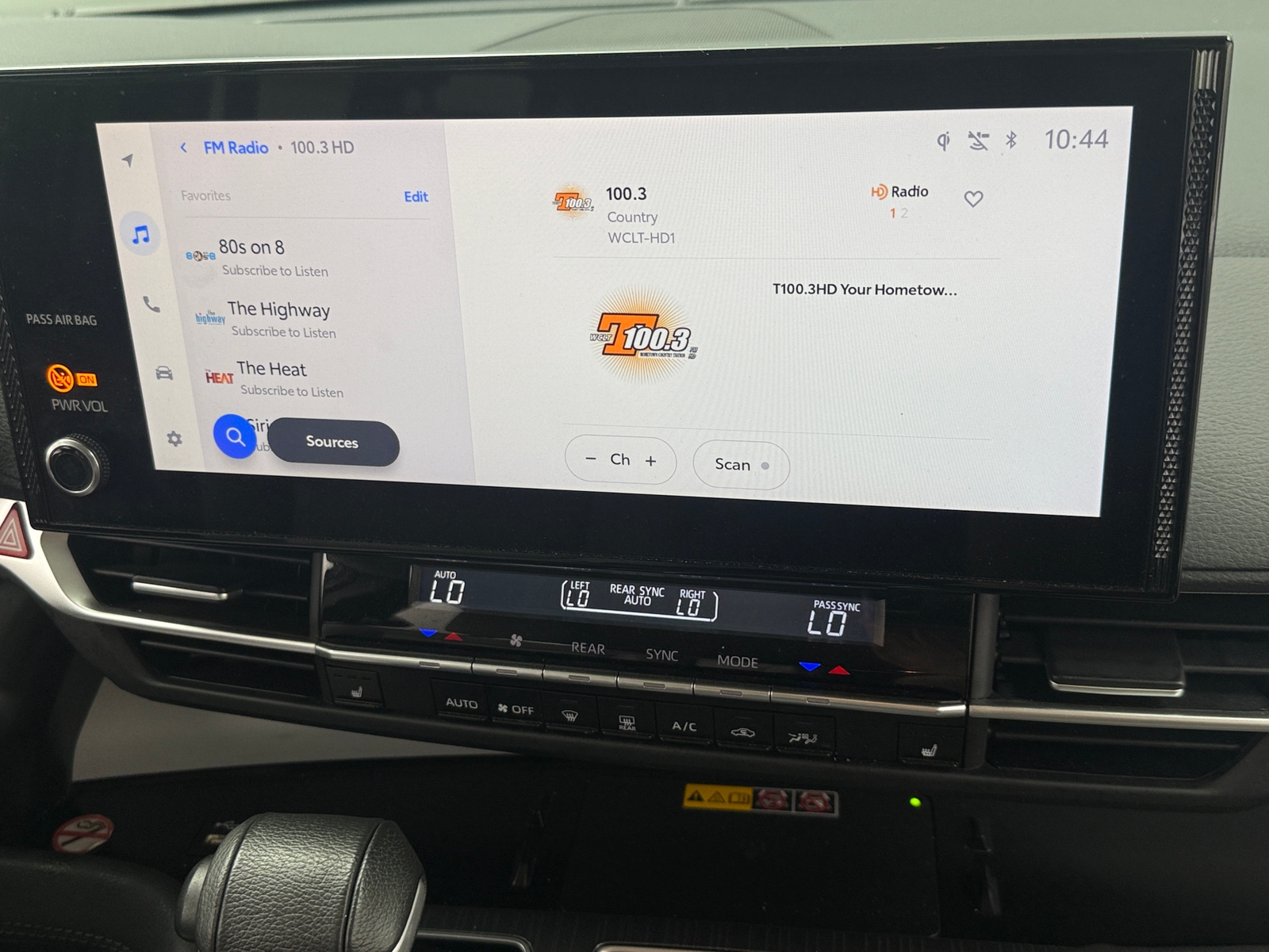 Thumbnail: 2025 Toyota Sienna - 3