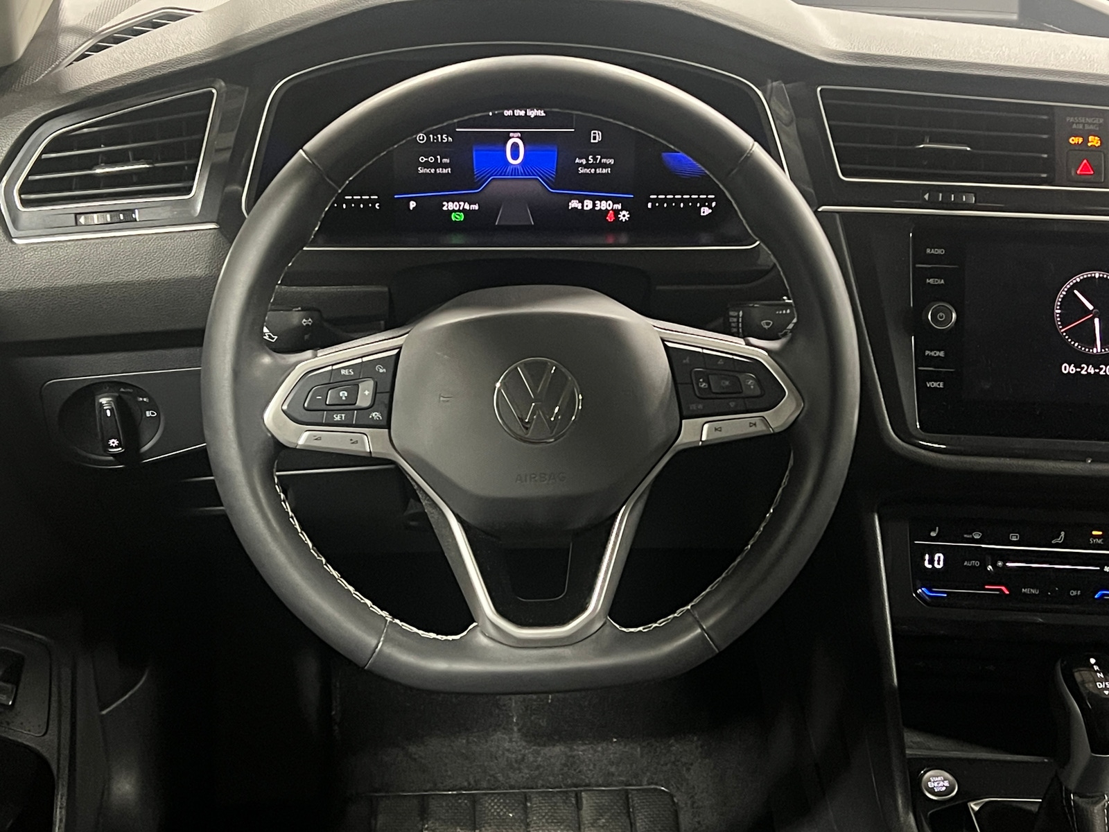Thumbnail: 2024 Volkswagen Tiguan - 4