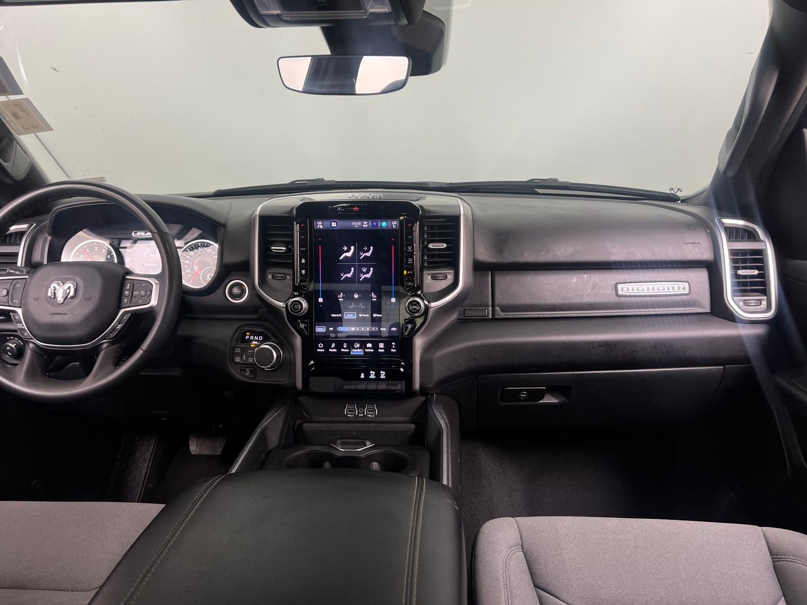 Thumbnail: 2025 RAM 1500 - 3