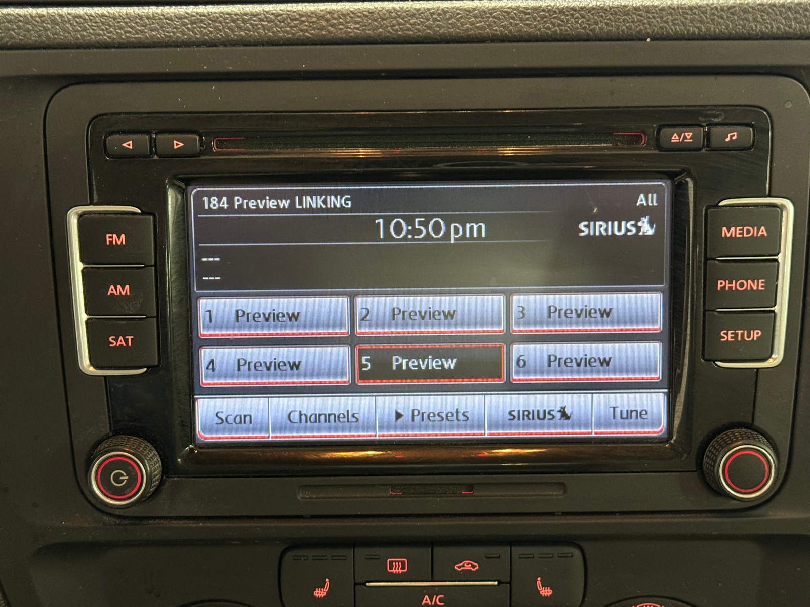 Thumbnail: 2015 Volkswagen Jetta - 4