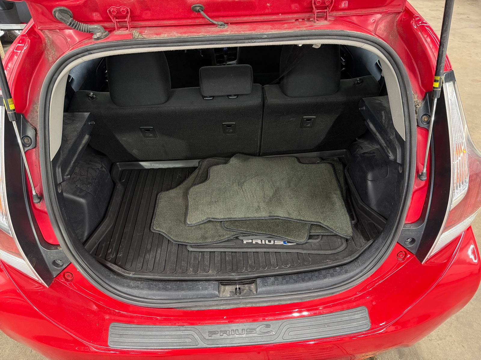 Thumbnail: 2015 Toyota Prius c - 7