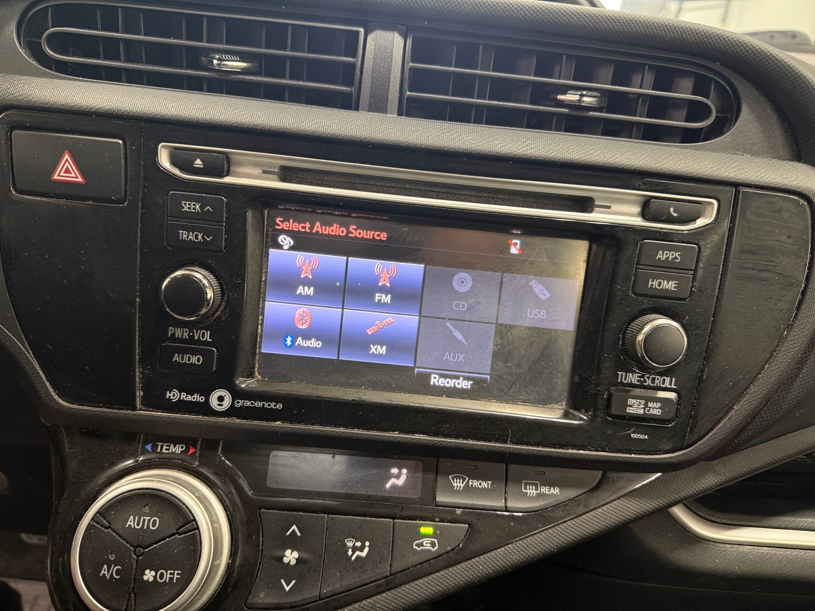 Thumbnail: 2015 Toyota Prius c - 4