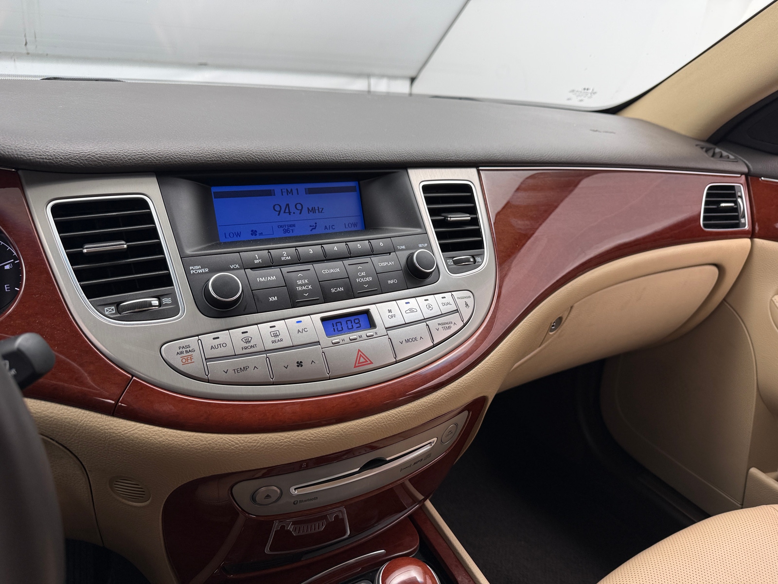 Thumbnail: 2013 Hyundai Genesis - 3