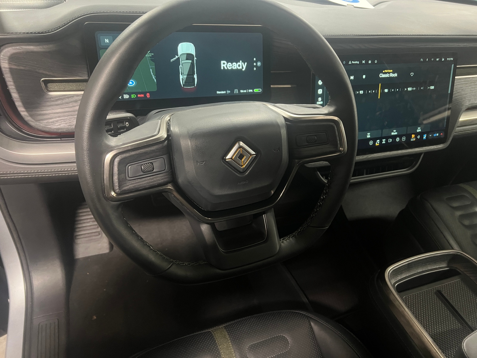 Thumbnail: 2025 Rivian R1S - 4