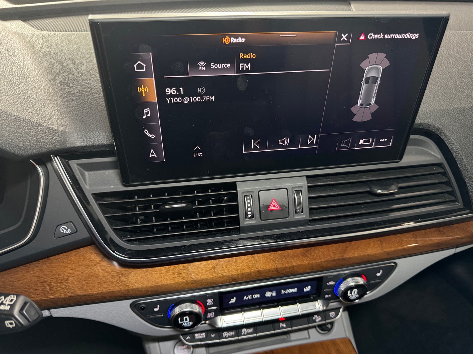 Thumbnail: 2021 Audi Q5 - 3