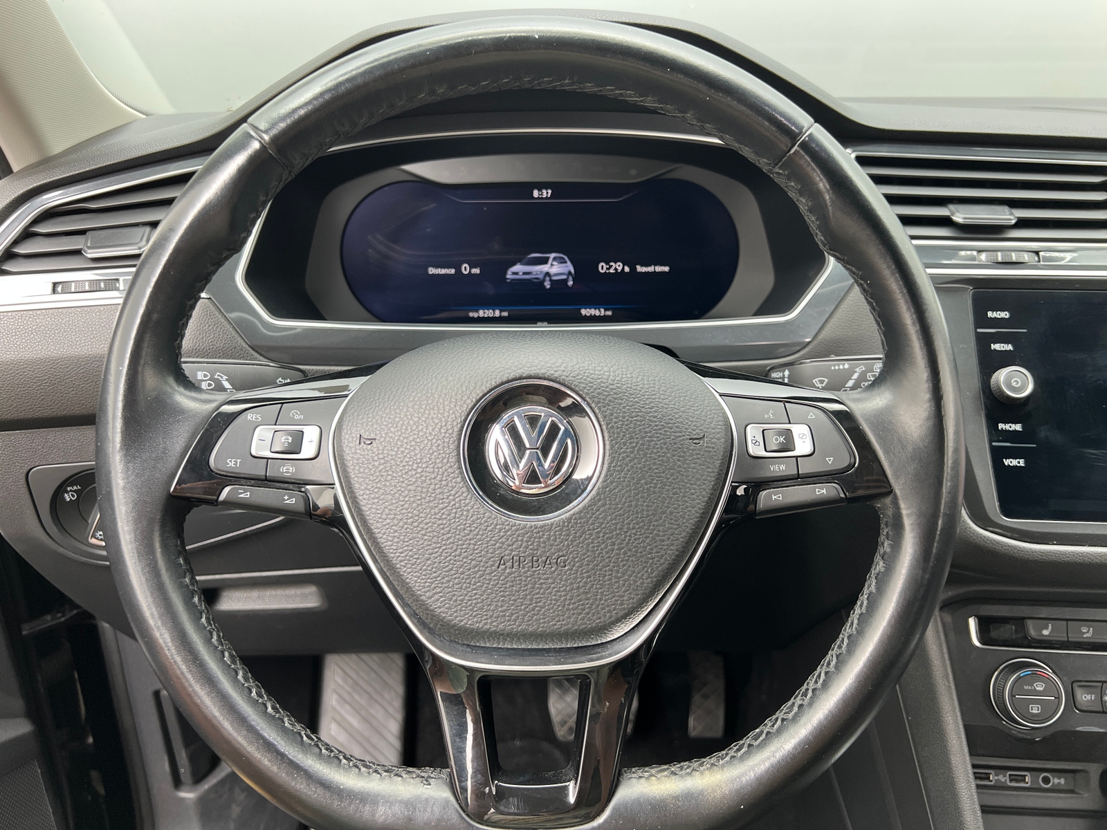 Thumbnail: 2019 Volkswagen Tiguan - 4