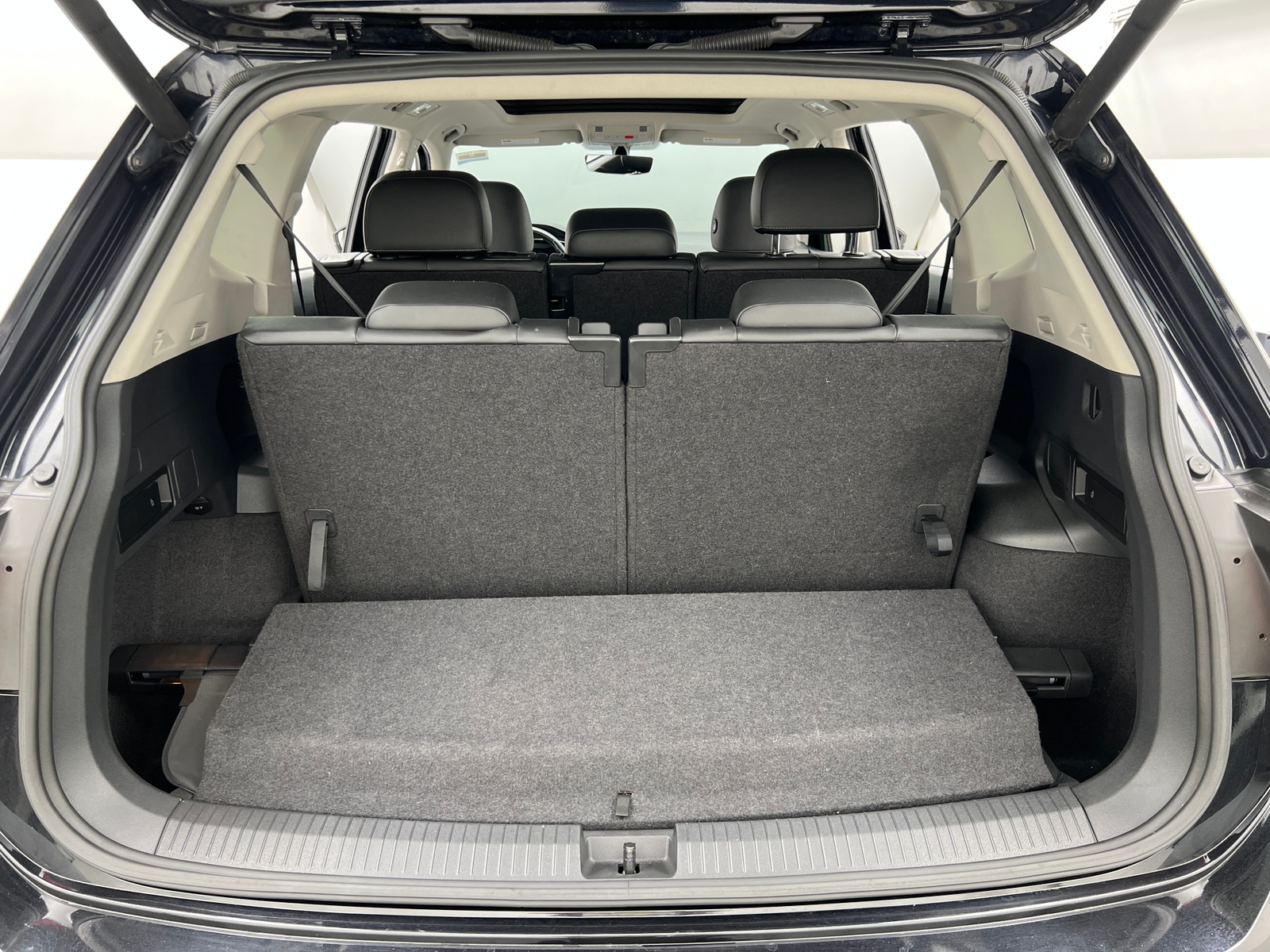 Thumbnail: 2019 Volkswagen Tiguan - 6