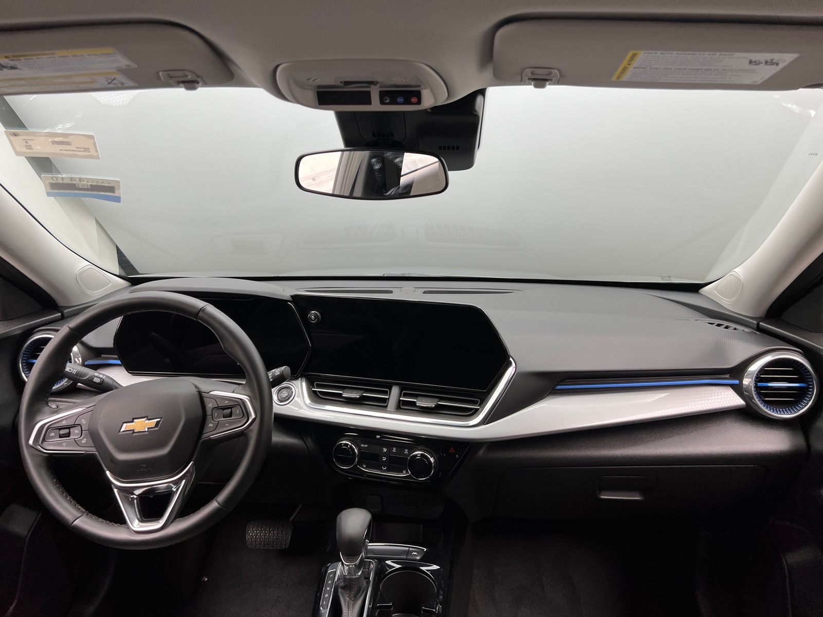 Thumbnail: 2025 Chevrolet Trax - 3