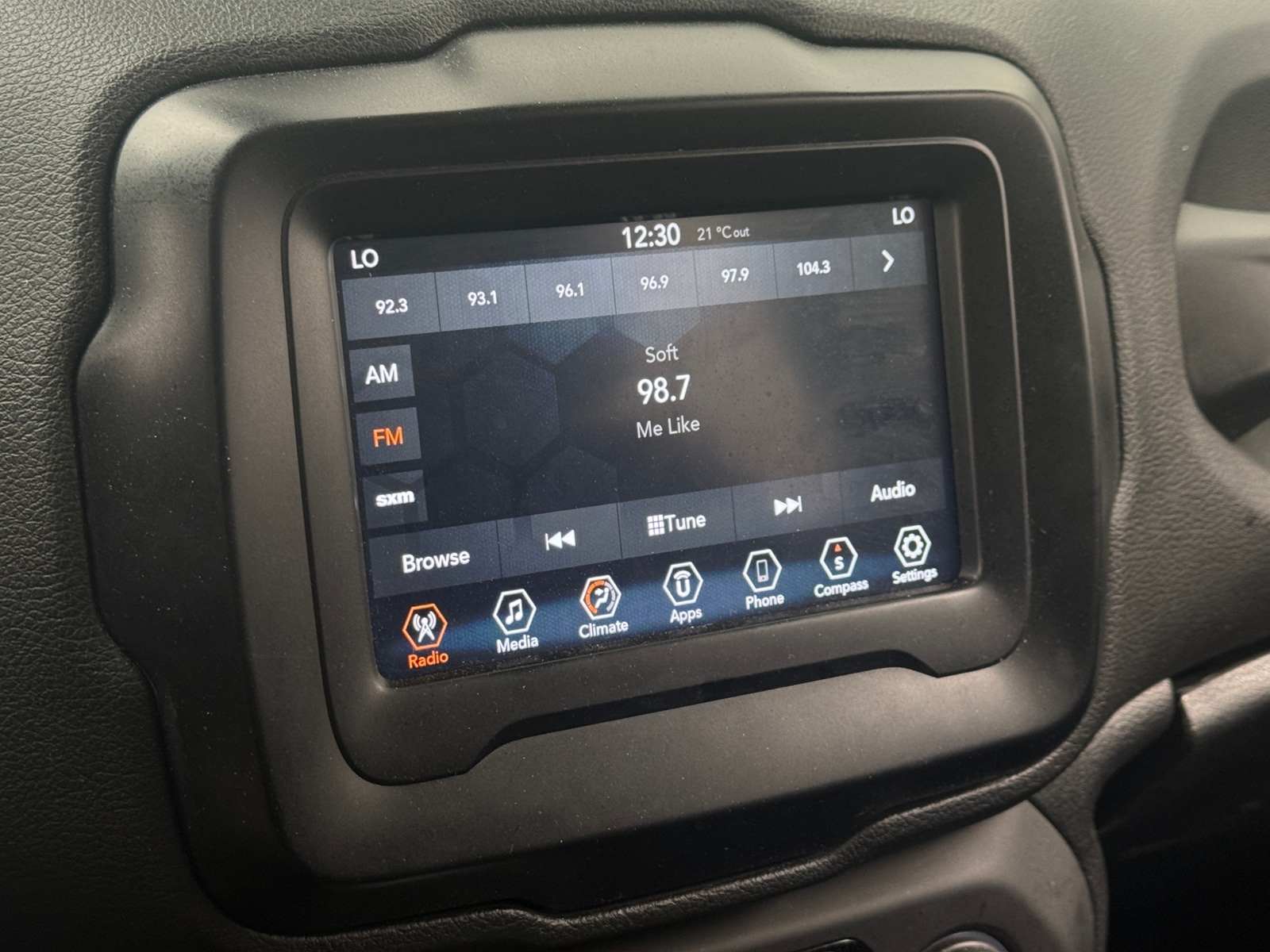Thumbnail: 2019 Jeep Renegade - 4