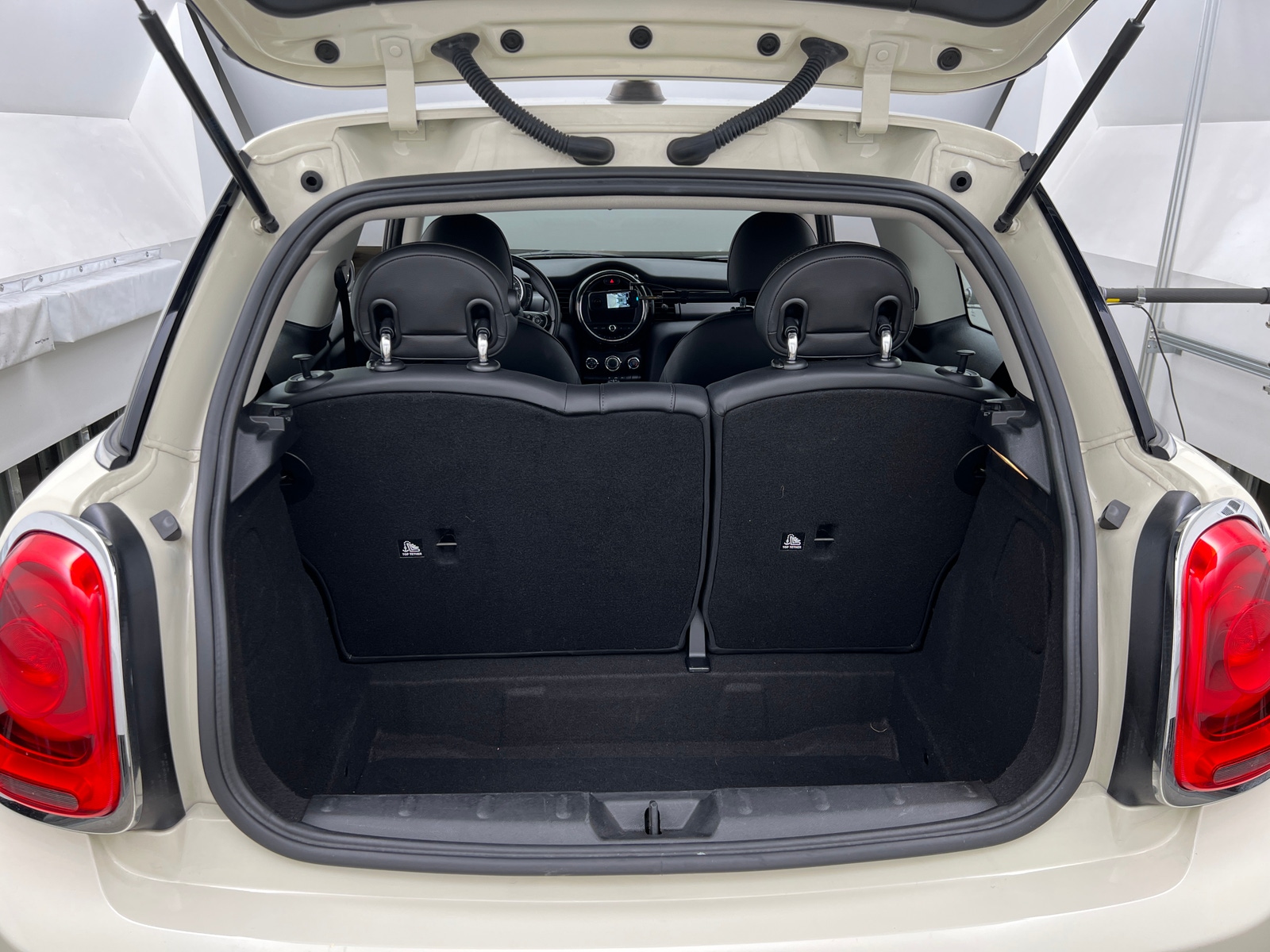 Thumbnail: 2019 MINI Cooper Hardtop - 6
