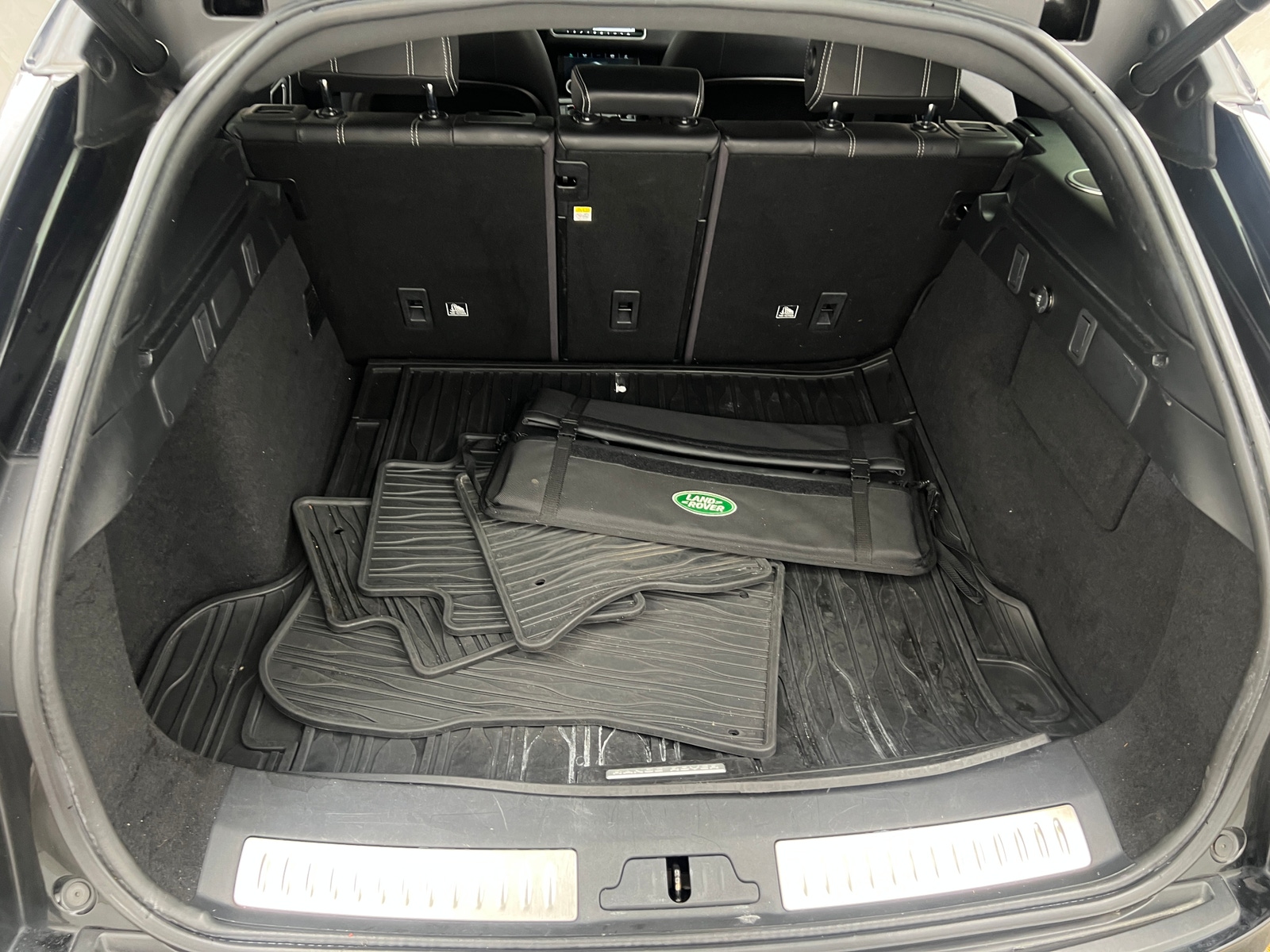 Thumbnail: 2020 Land Rover Range Rover Velar - 6