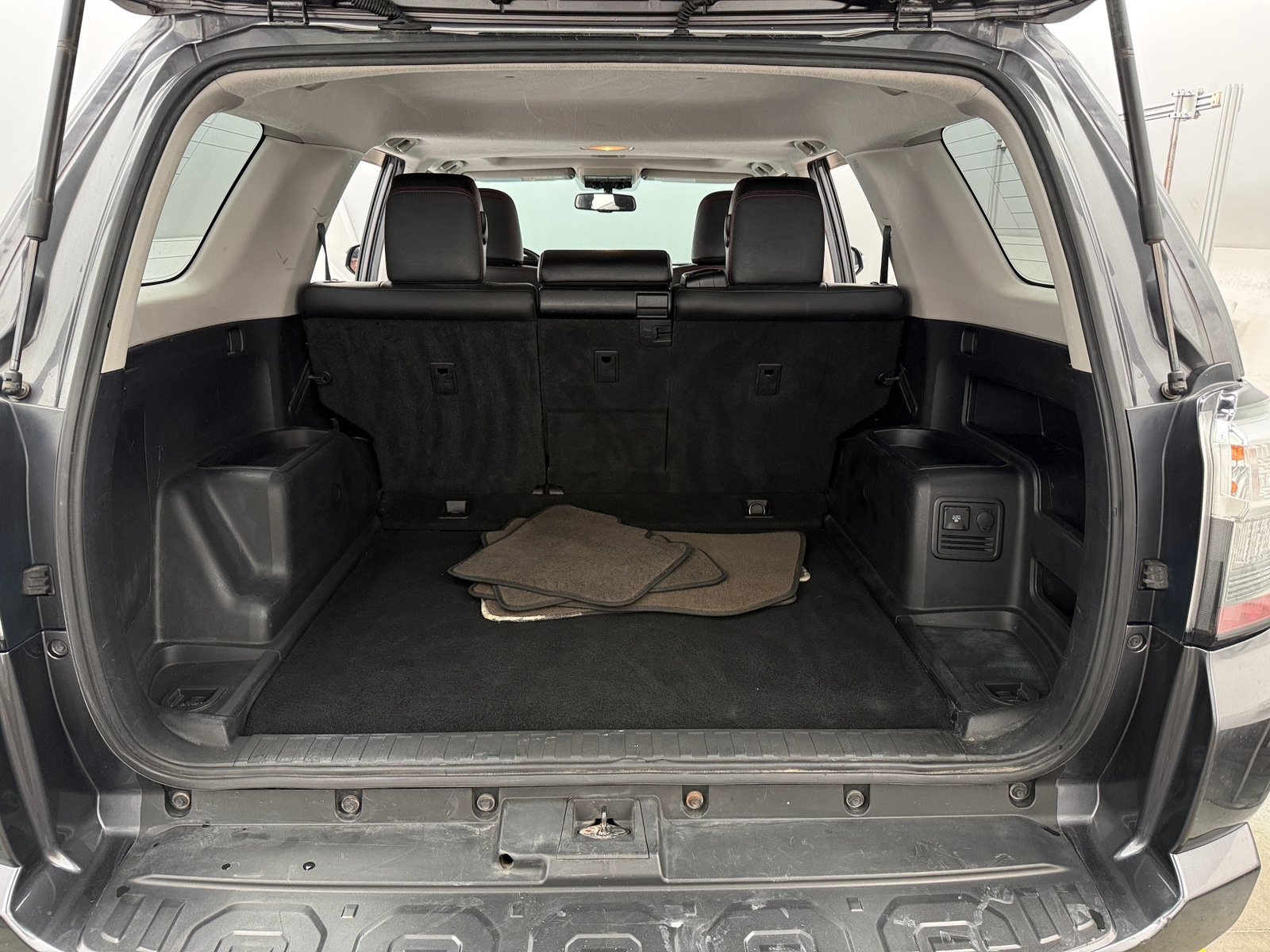 Thumbnail: 2016 Toyota 4Runner - 7