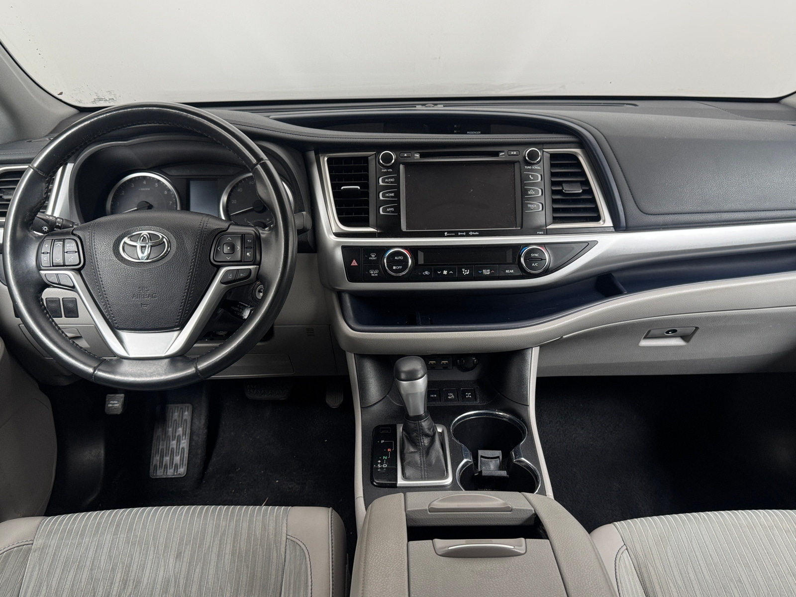 Thumbnail: 2019 Toyota Highlander - 2