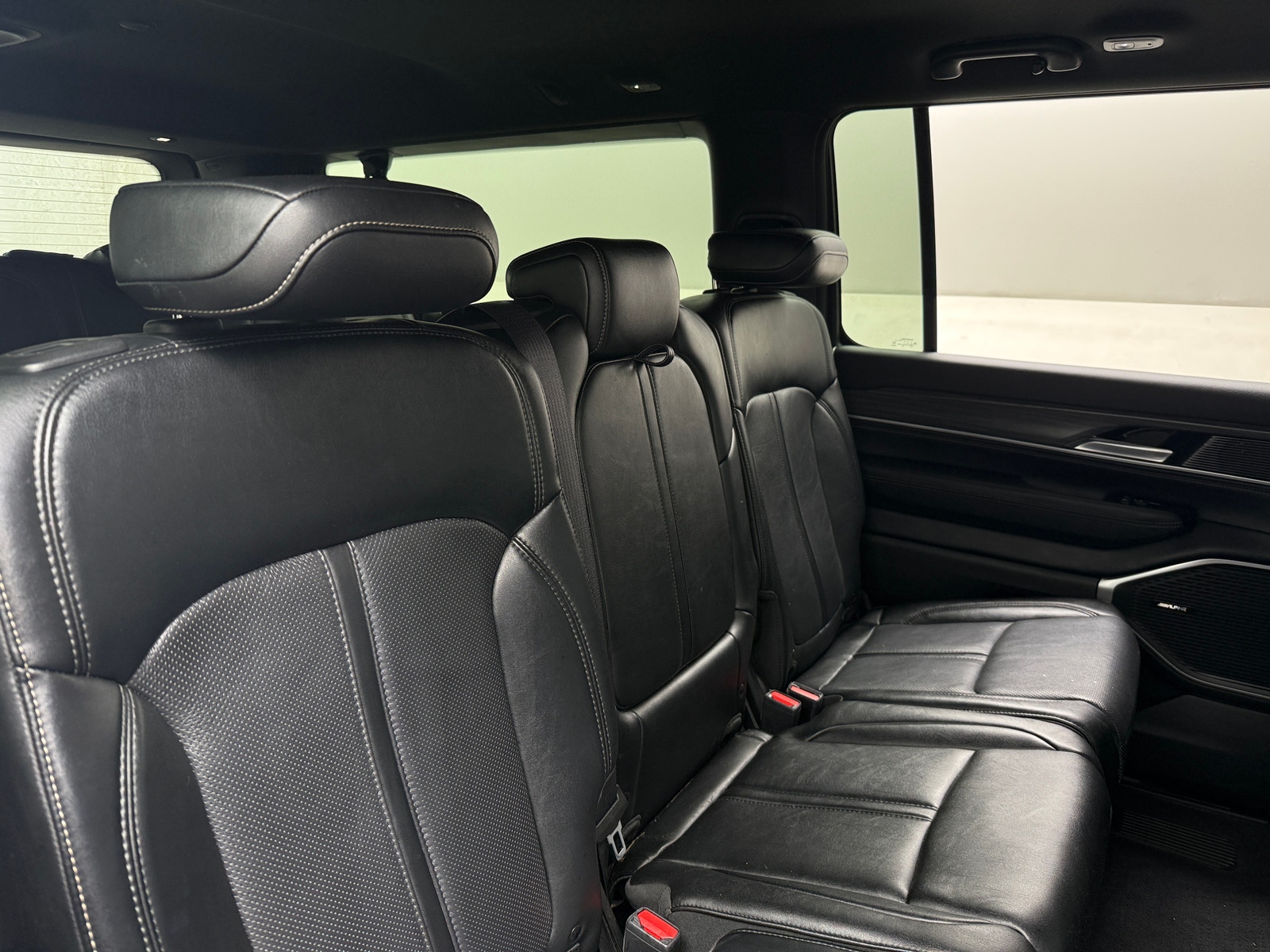 Thumbnail: 2024 Jeep Wagoneer - 5