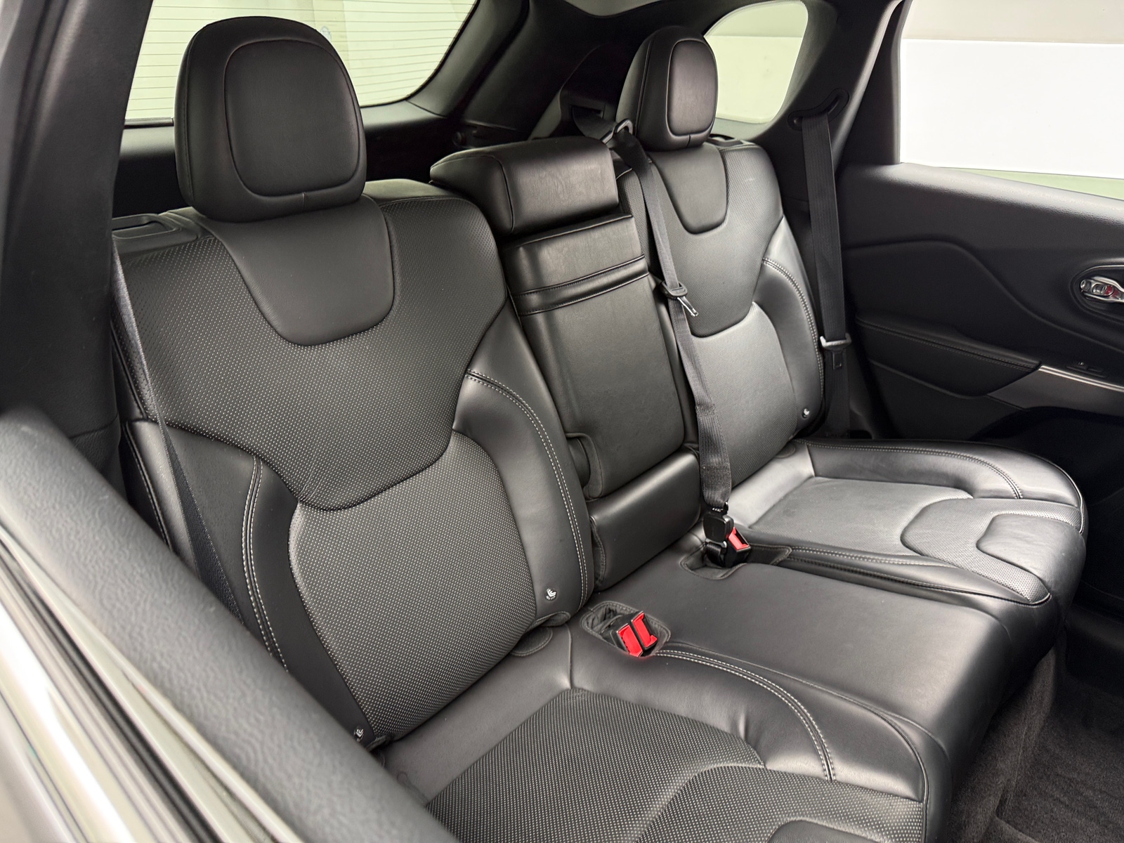 Thumbnail: 2019 Jeep Cherokee - 5