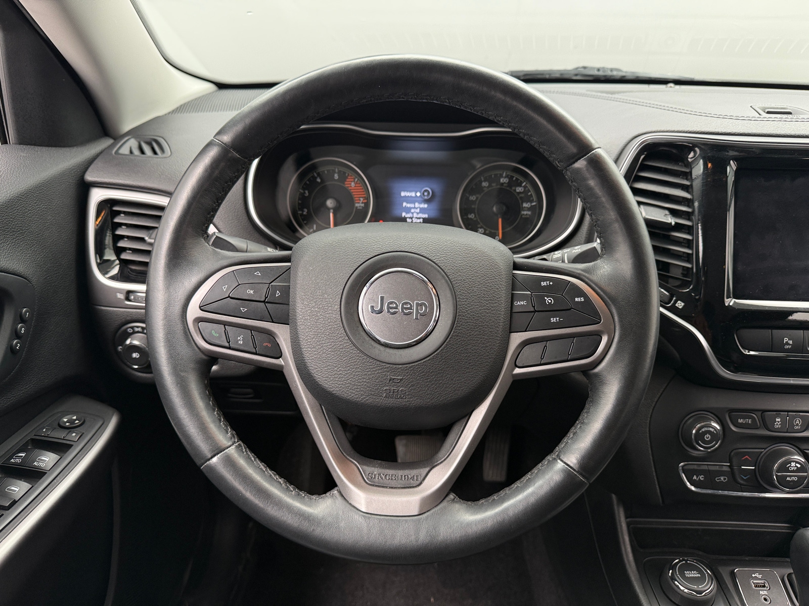 Thumbnail: 2019 Jeep Cherokee - 4