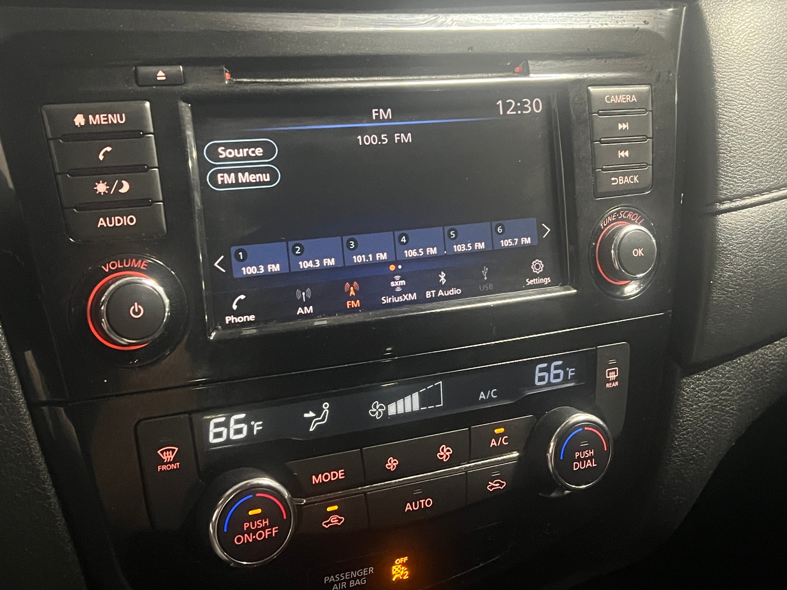 Thumbnail: 2019 Nissan Rogue - 4