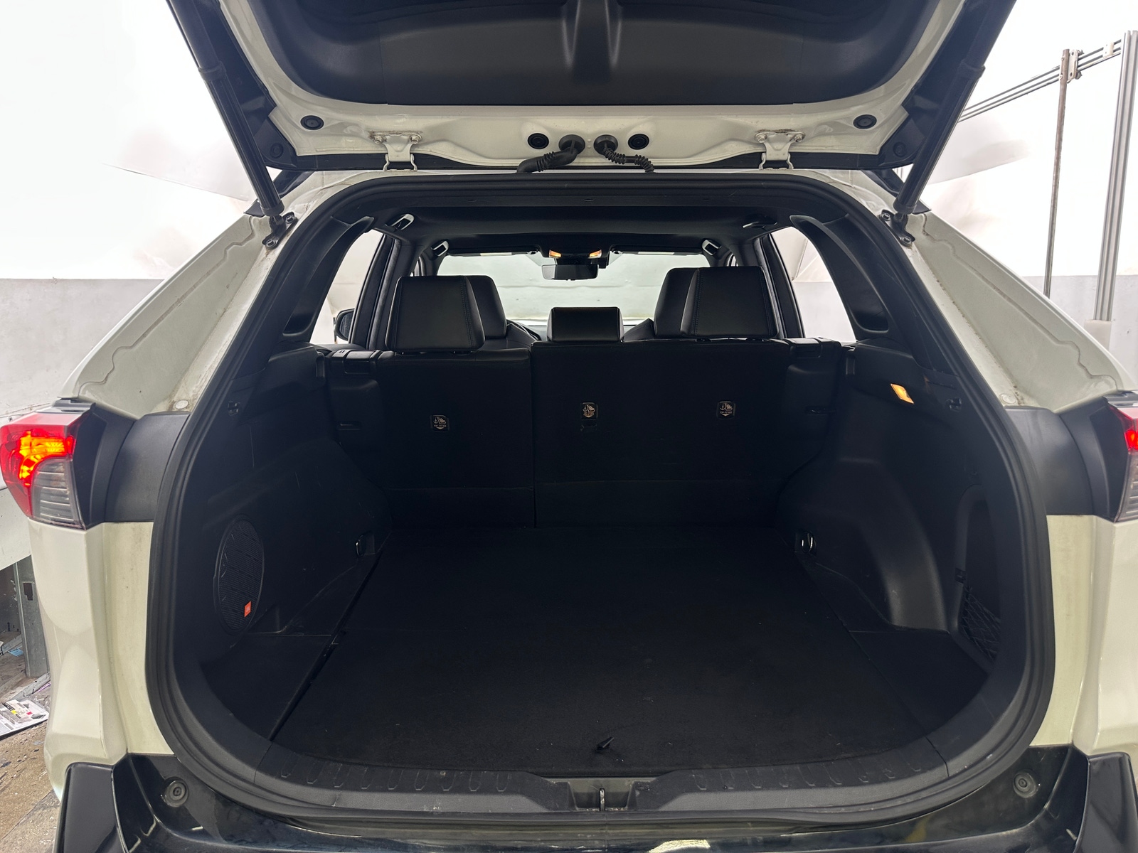 Thumbnail: 2020 Toyota RAV4 - 6