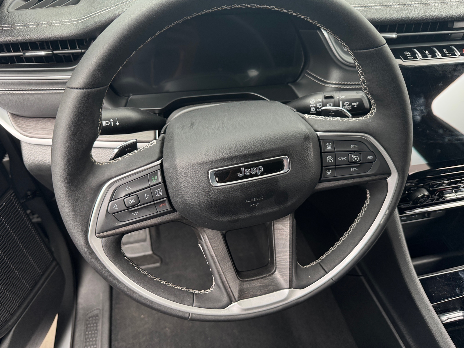 Thumbnail: 2025 Jeep Grand Cherokee - 4