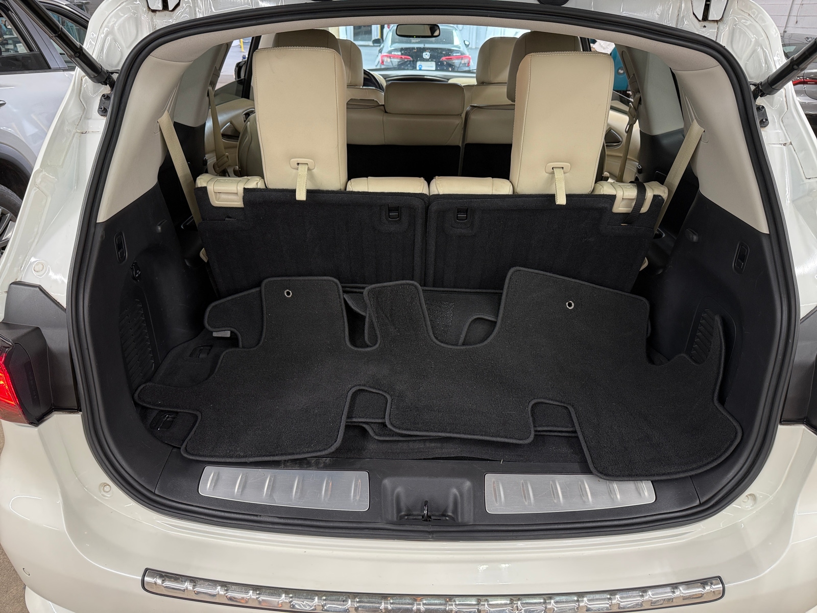 Thumbnail: 2016 INFINITI QX60 - 6