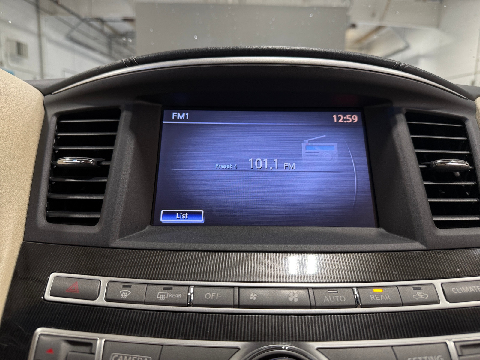 Thumbnail: 2016 INFINITI QX60 - 3