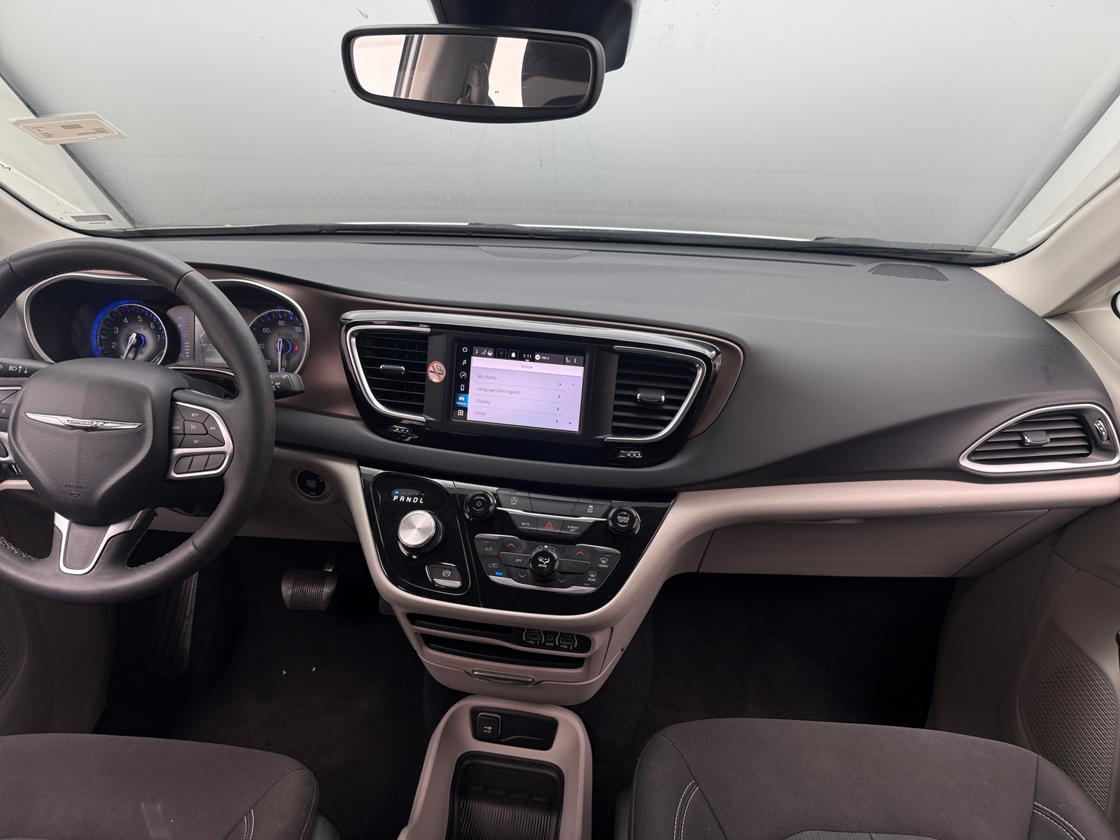 Thumbnail: 2023 Chrysler Voyager - 3