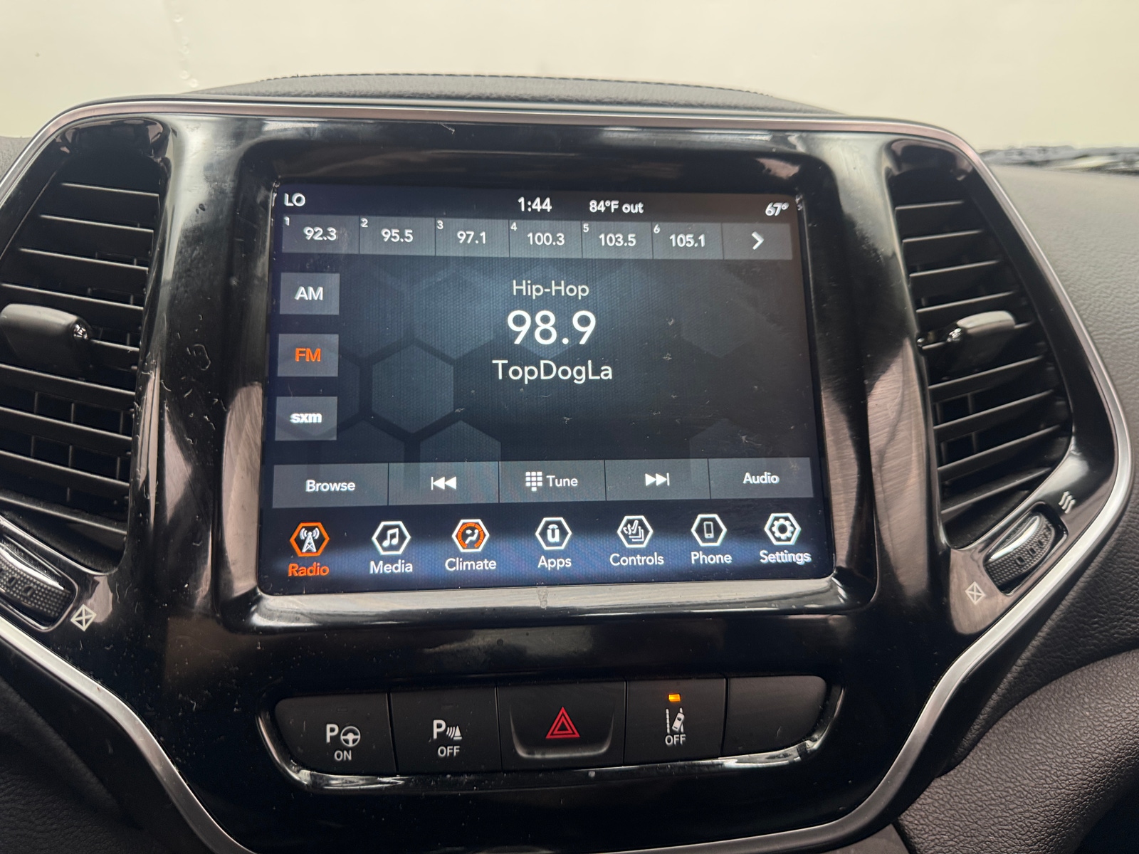 Thumbnail: 2019 Jeep Cherokee - 3