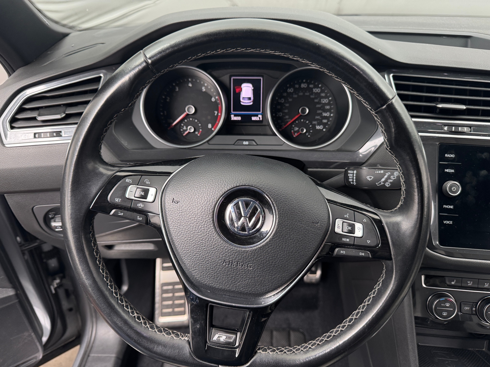 Thumbnail: 2020 Volkswagen Tiguan - 4