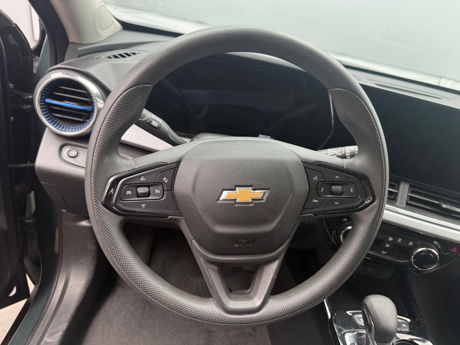 Thumbnail: 2025 Chevrolet Trax - 5