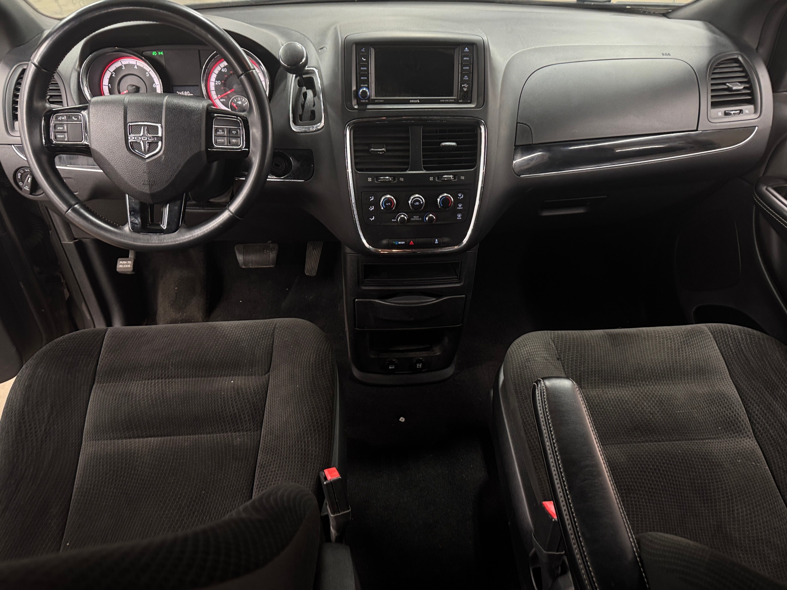 Thumbnail: 2018 Dodge Grand Caravan - 3