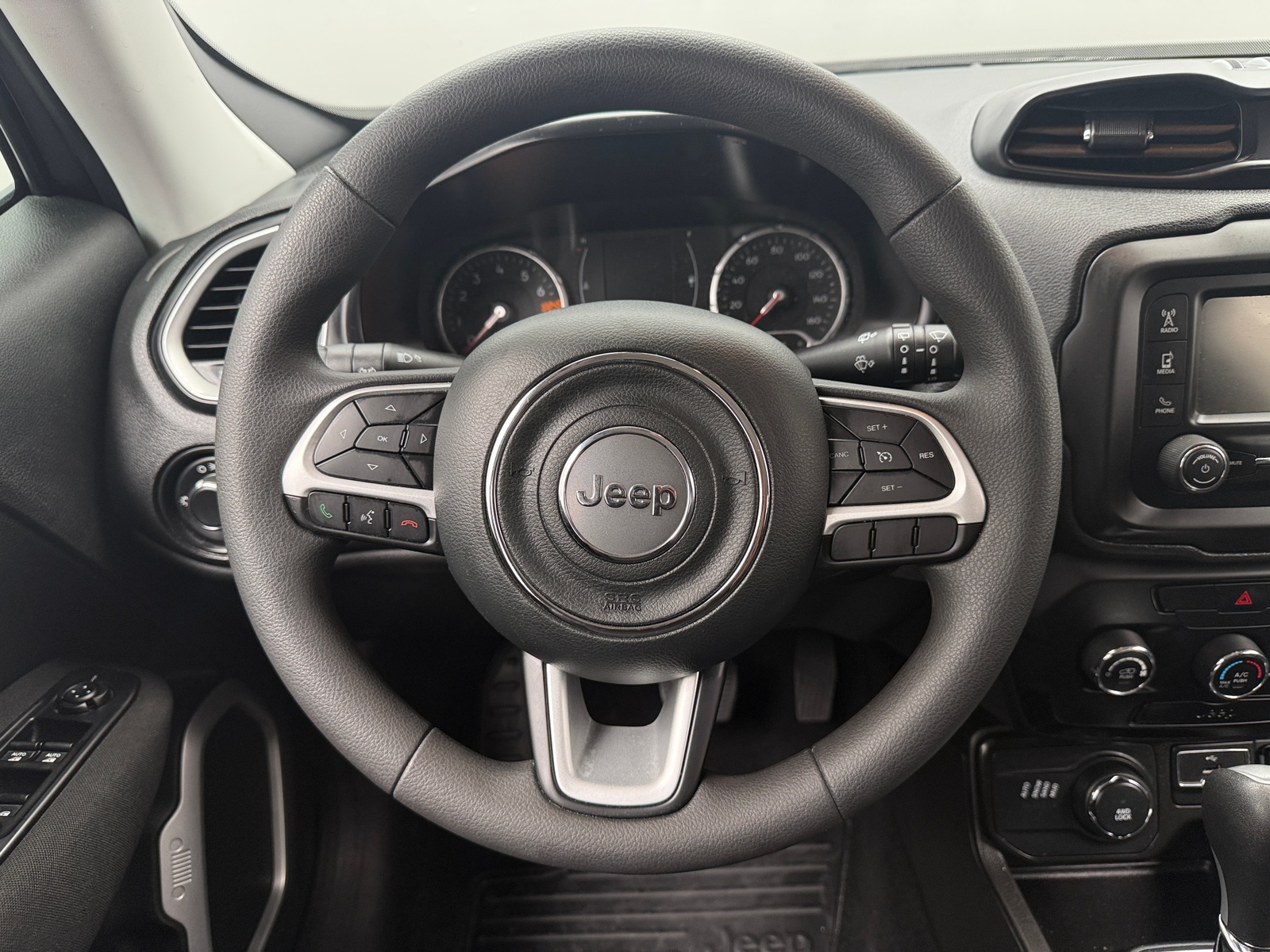 Thumbnail: 2020 Jeep Renegade - 5