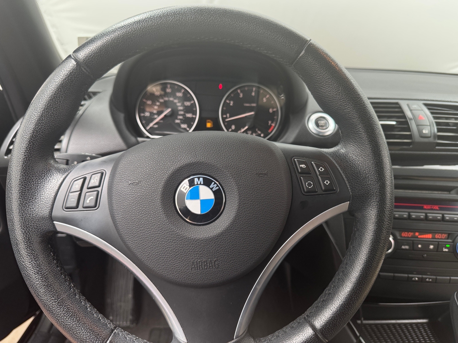 Thumbnail: 2011 BMW 1 Series - 4