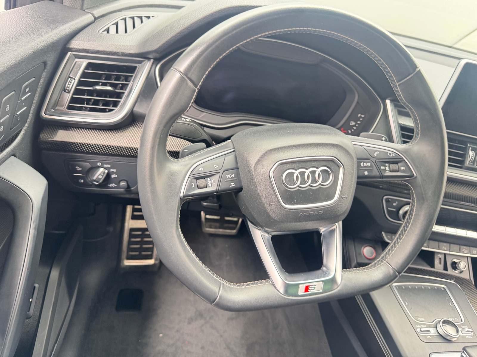 Thumbnail: 2019 Audi SQ5 - 4