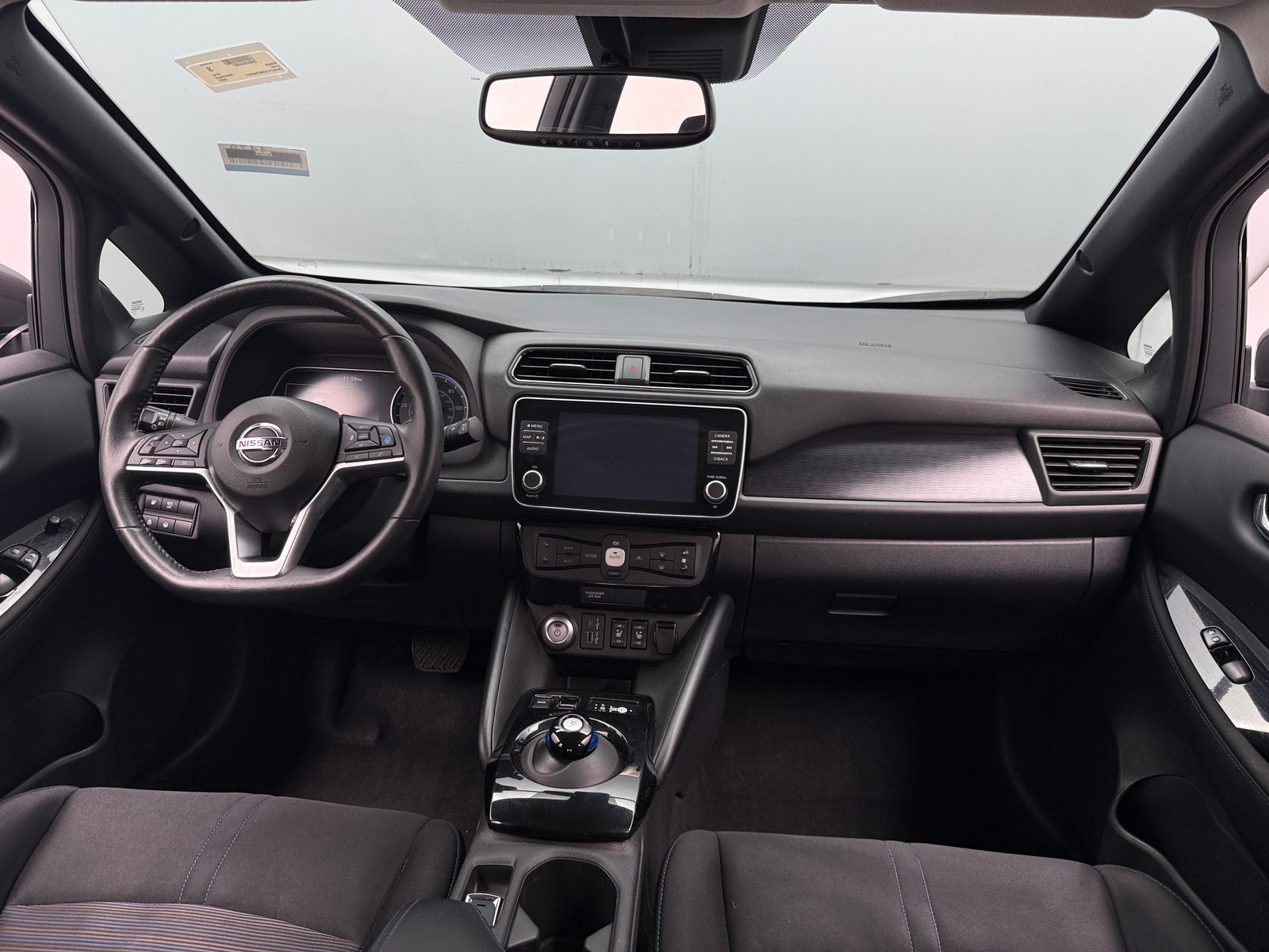 Thumbnail: 2022 Nissan Leaf - 3