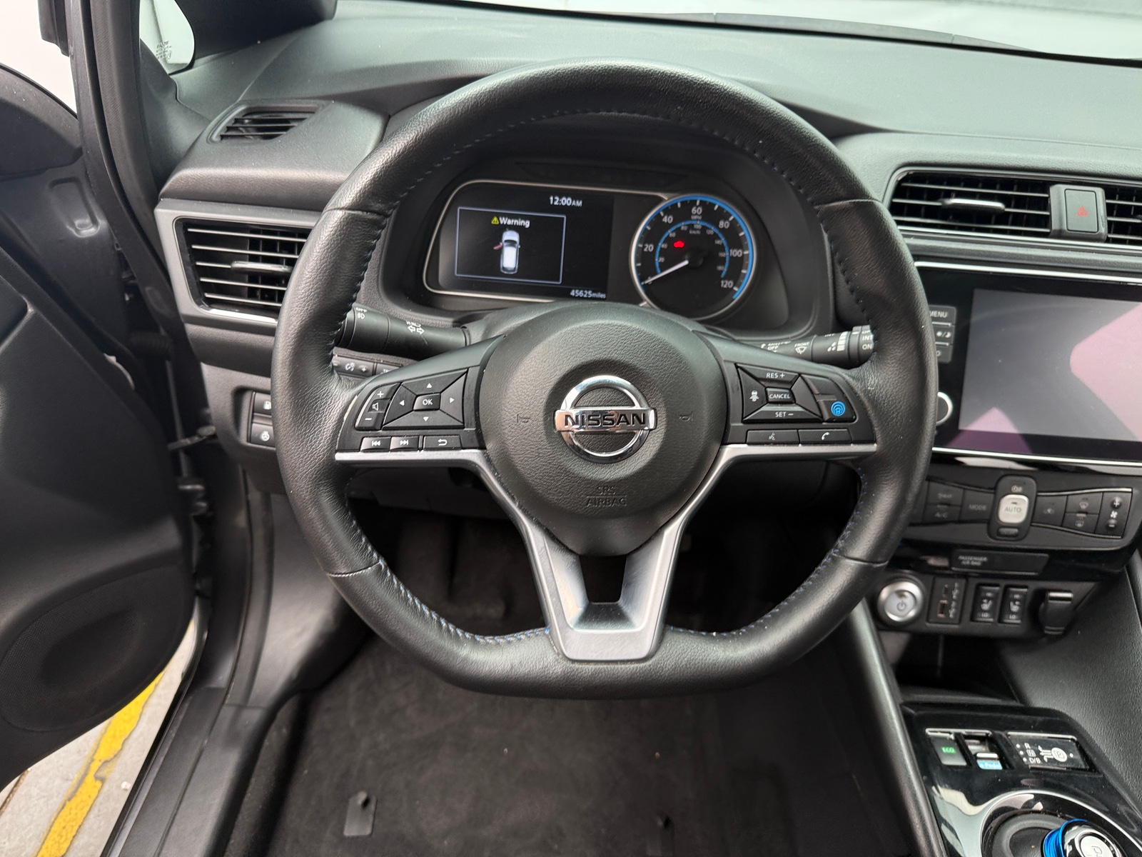 Thumbnail: 2022 Nissan Leaf - 5