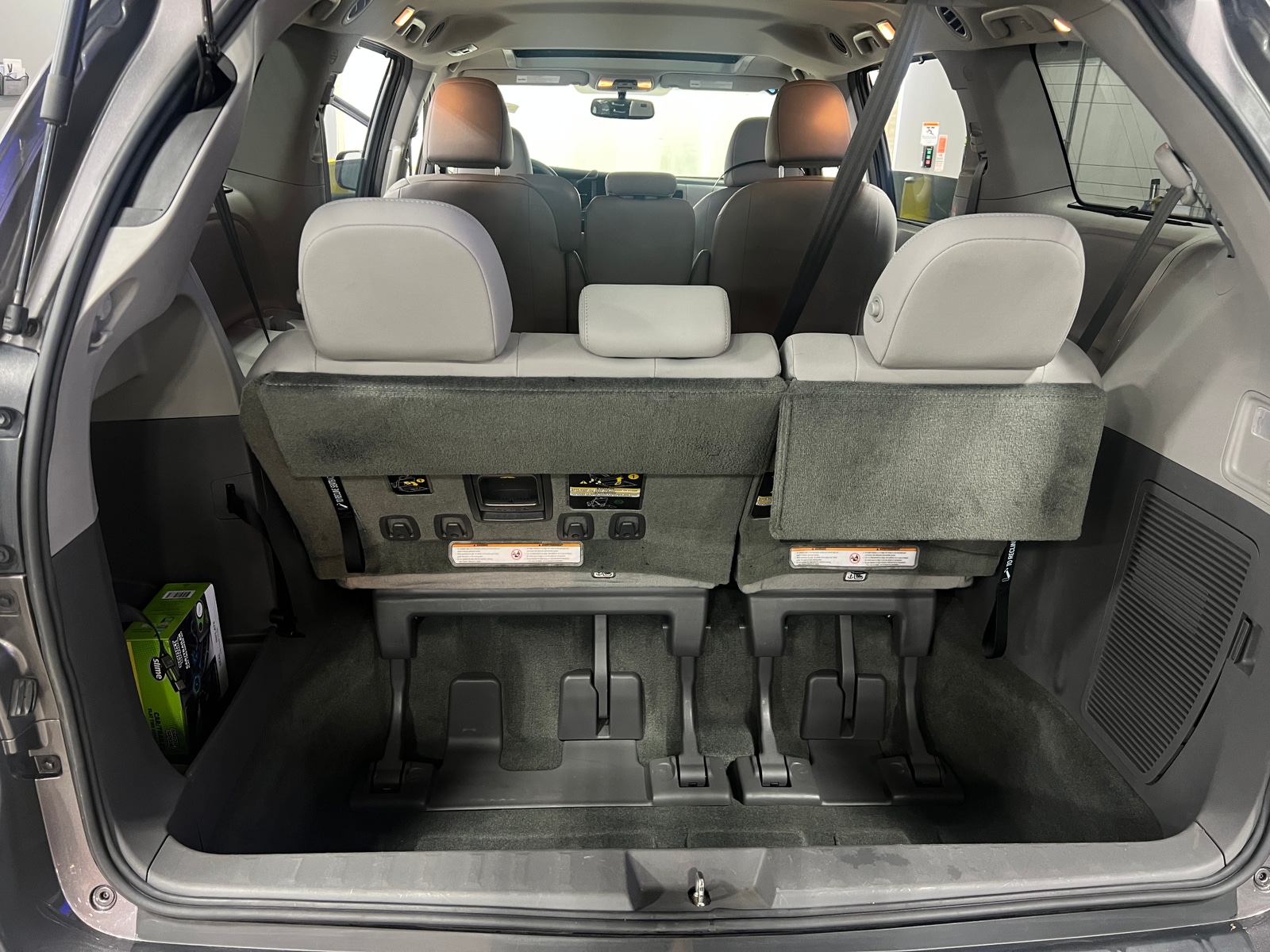 Thumbnail: 2017 Toyota Sienna - 6